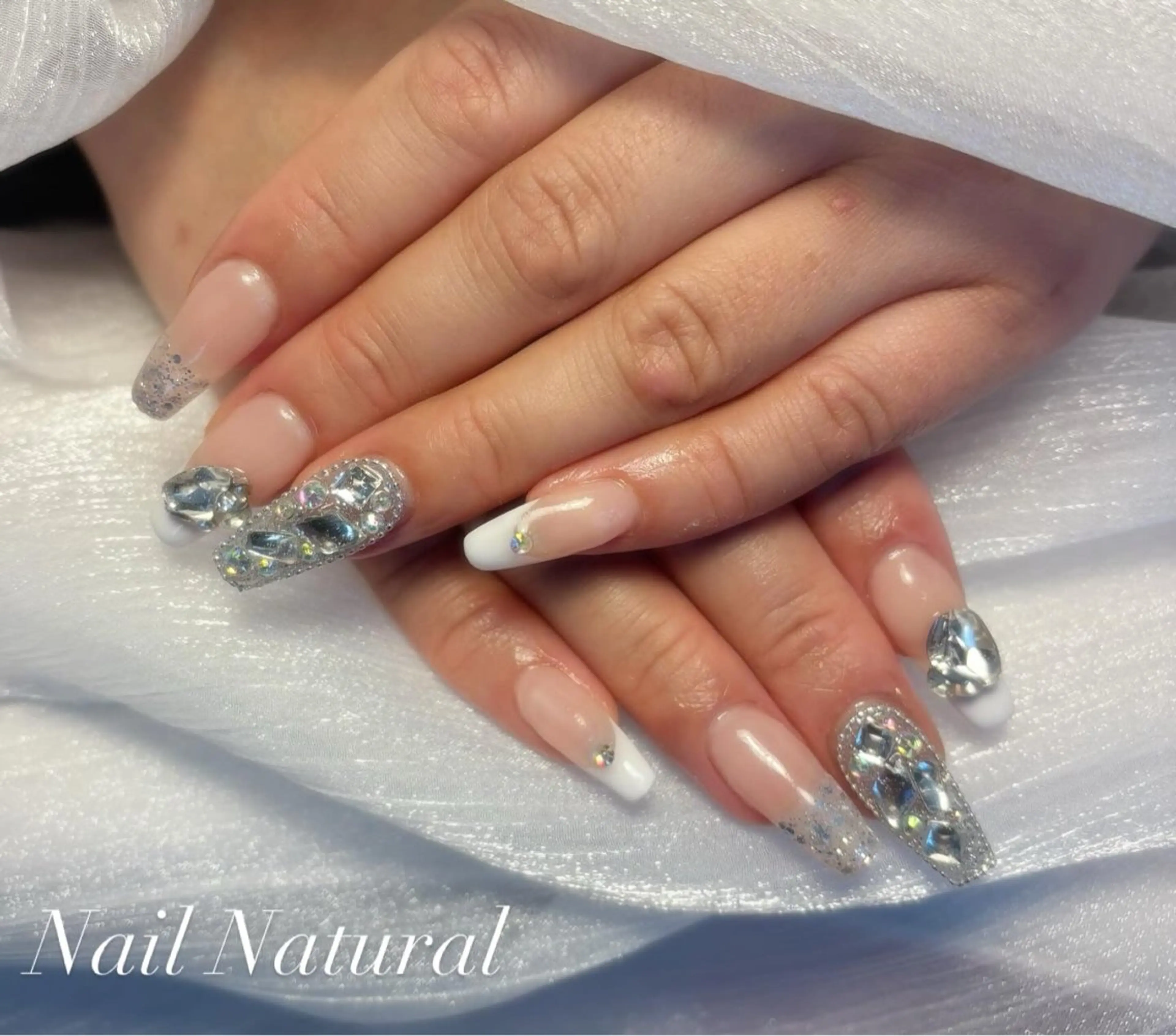 ネイル フラッシュネイル フレンチネイル ラメ(グリッター) 冬ネイル ハンドネイル Nail salon Natulalのネイルデザイン