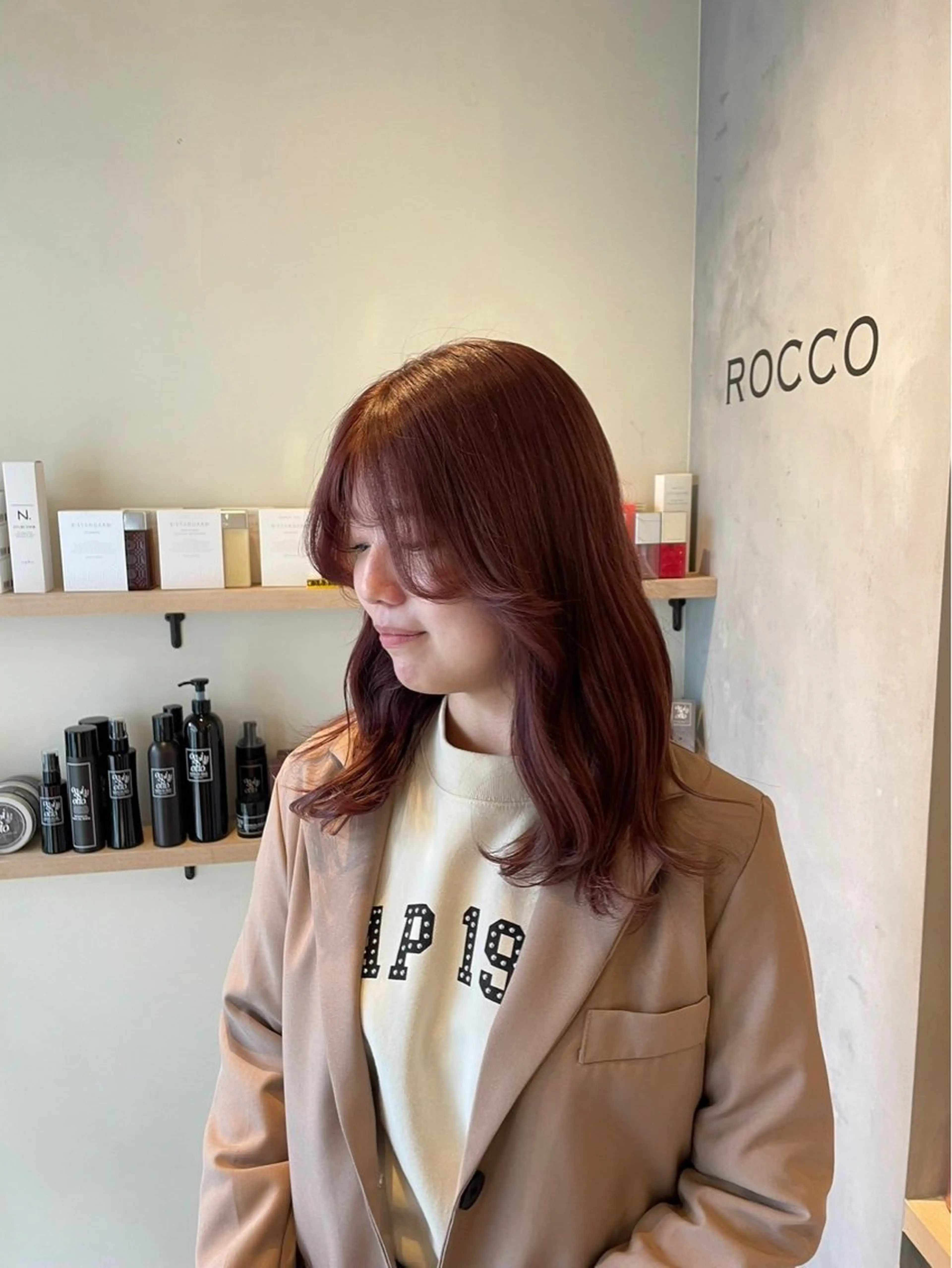 セミロング ヘアカラー トリートメント アイナ ROCCOのヘアスタイル