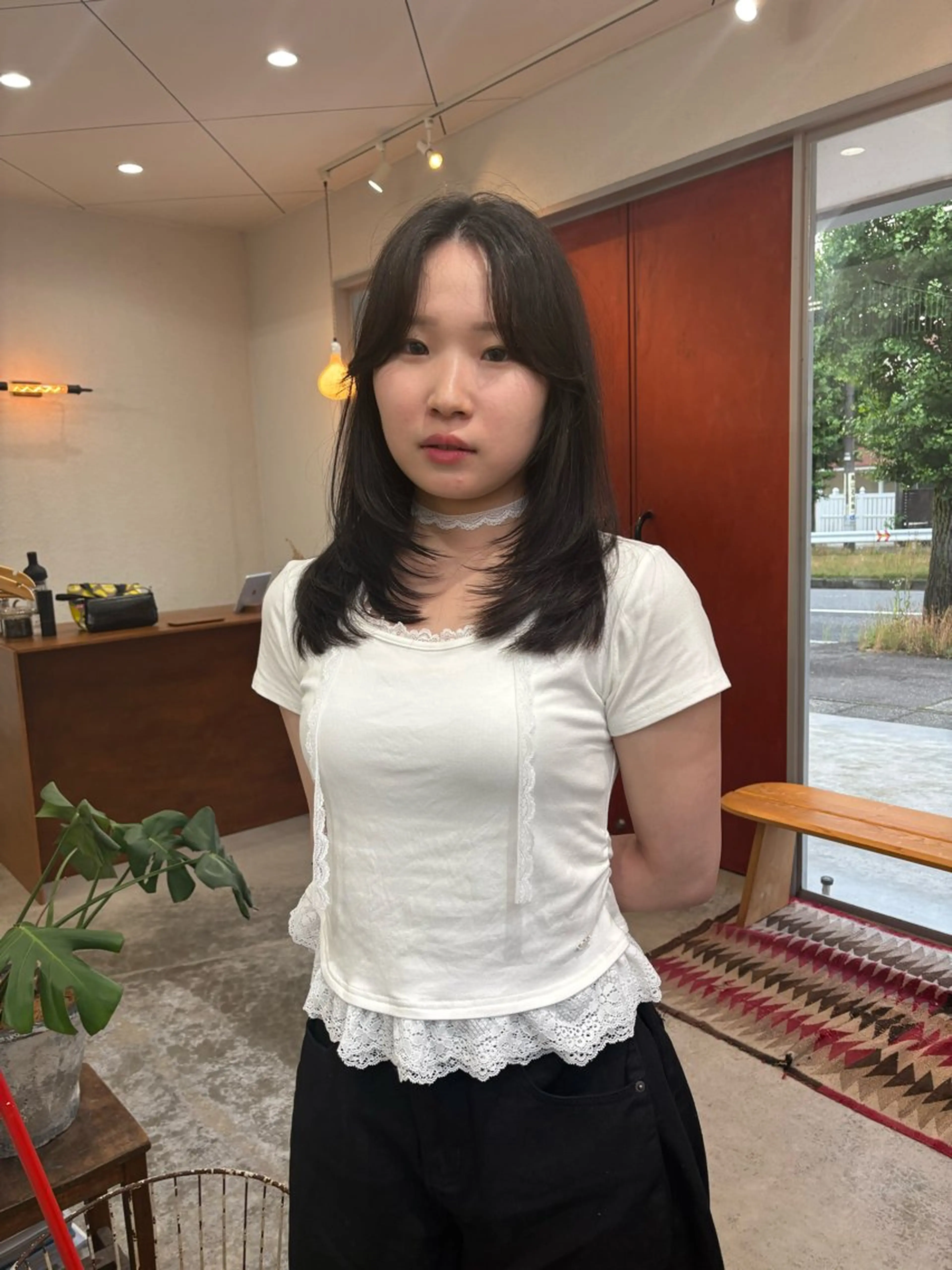 セミロング レイヤーカット 長谷 若奈のヘアスタイル