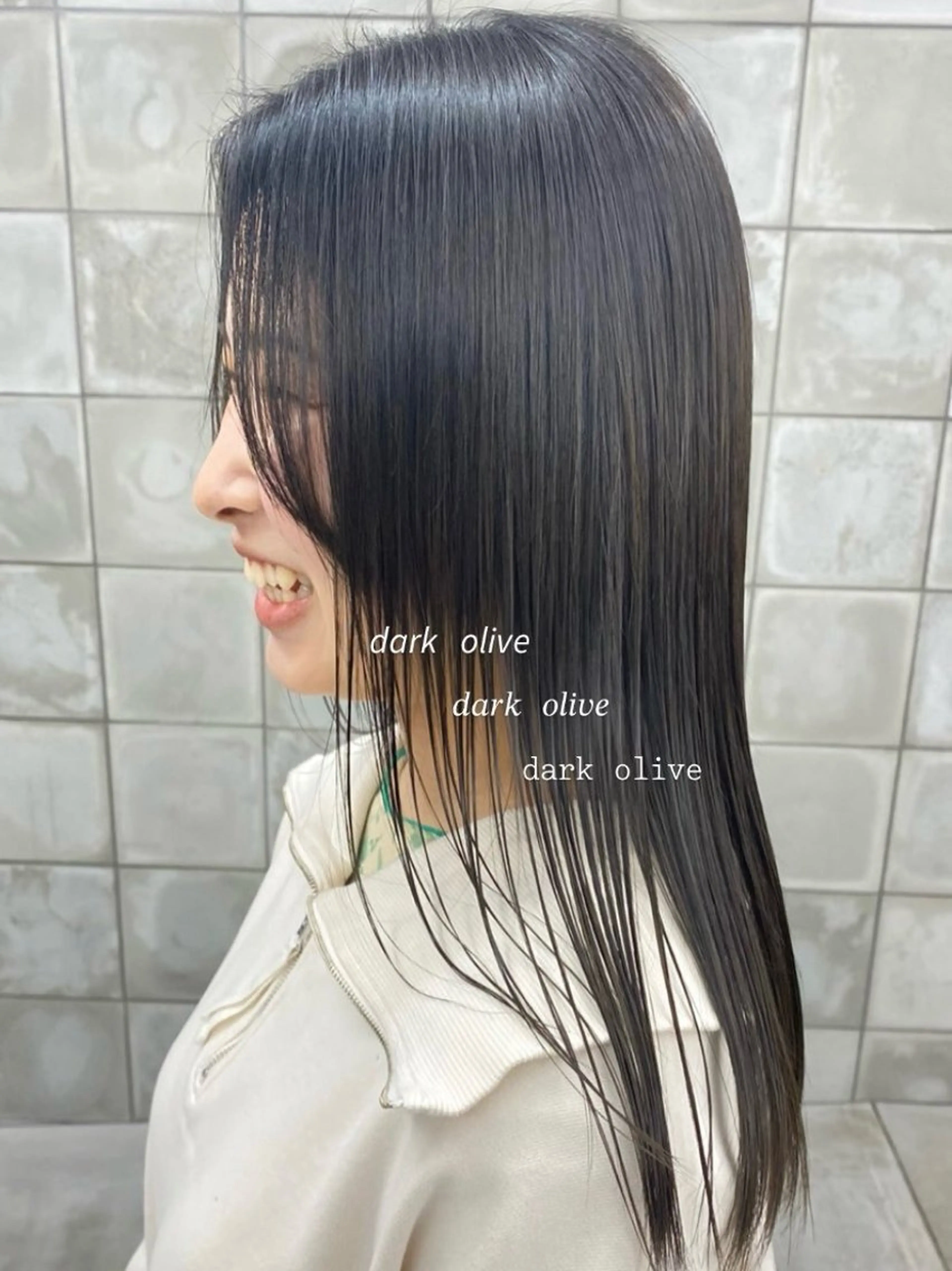 ロング カラー 透明感カラー オリーブカラー 谷口 瑠愛のヘアスタイル