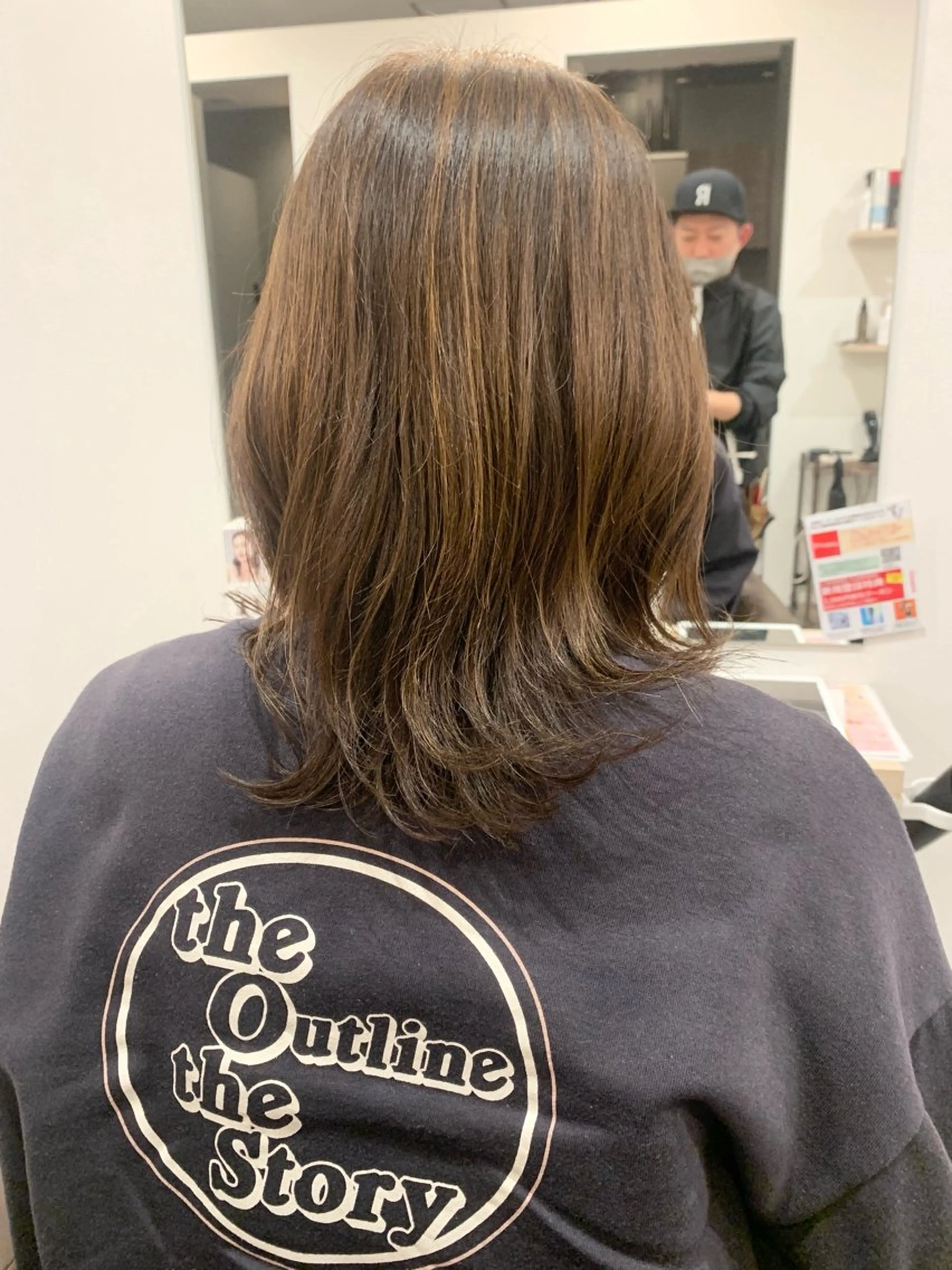 ミディアム くびれヘア ハイライト レイヤーカット ヘアカラー トリートメント 永田 よしはるのヘアスタイル