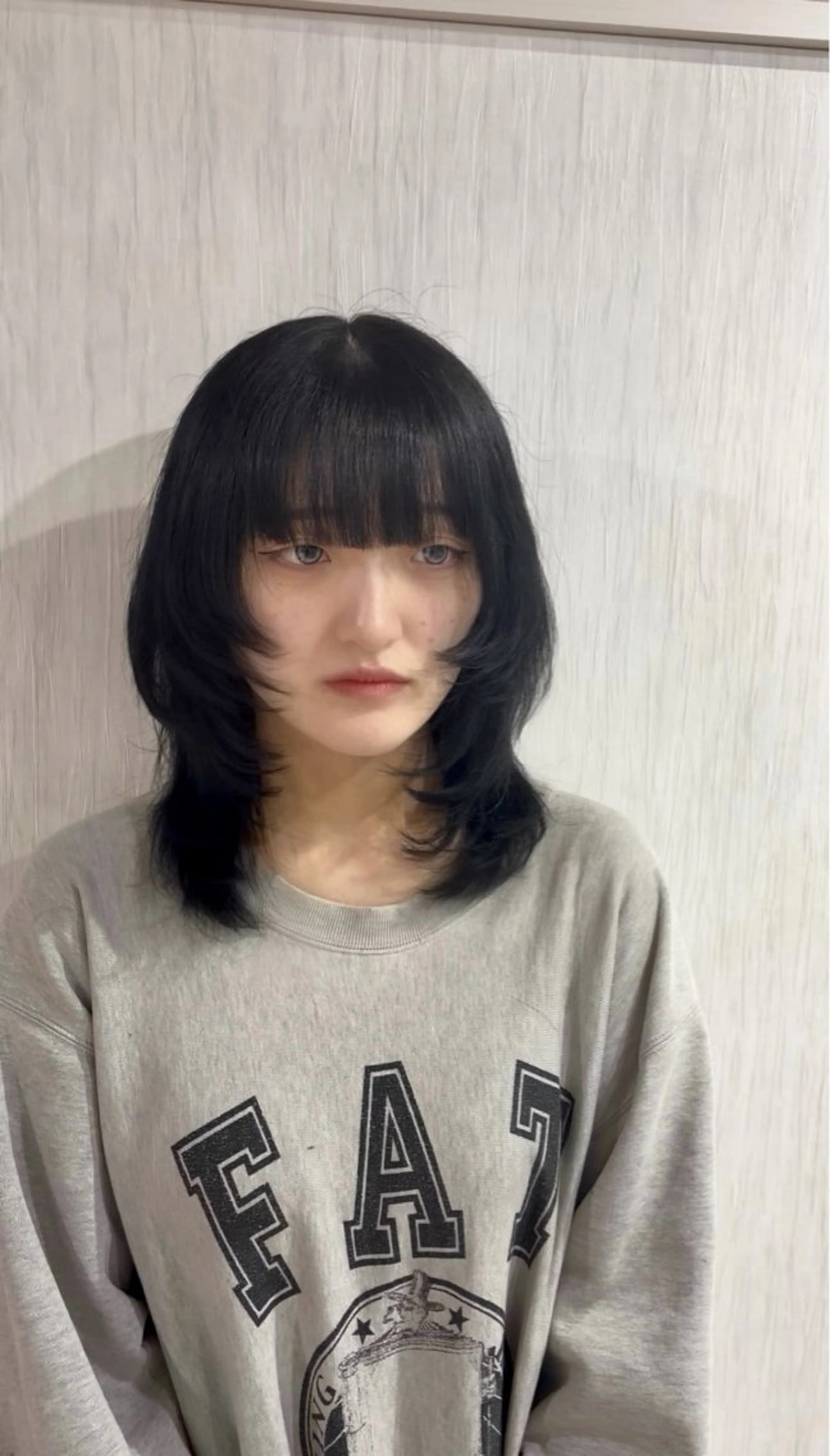 ミディアム 顔周りカット ハッシュカット レイヤーカット 石川 花奈のヘアスタイル