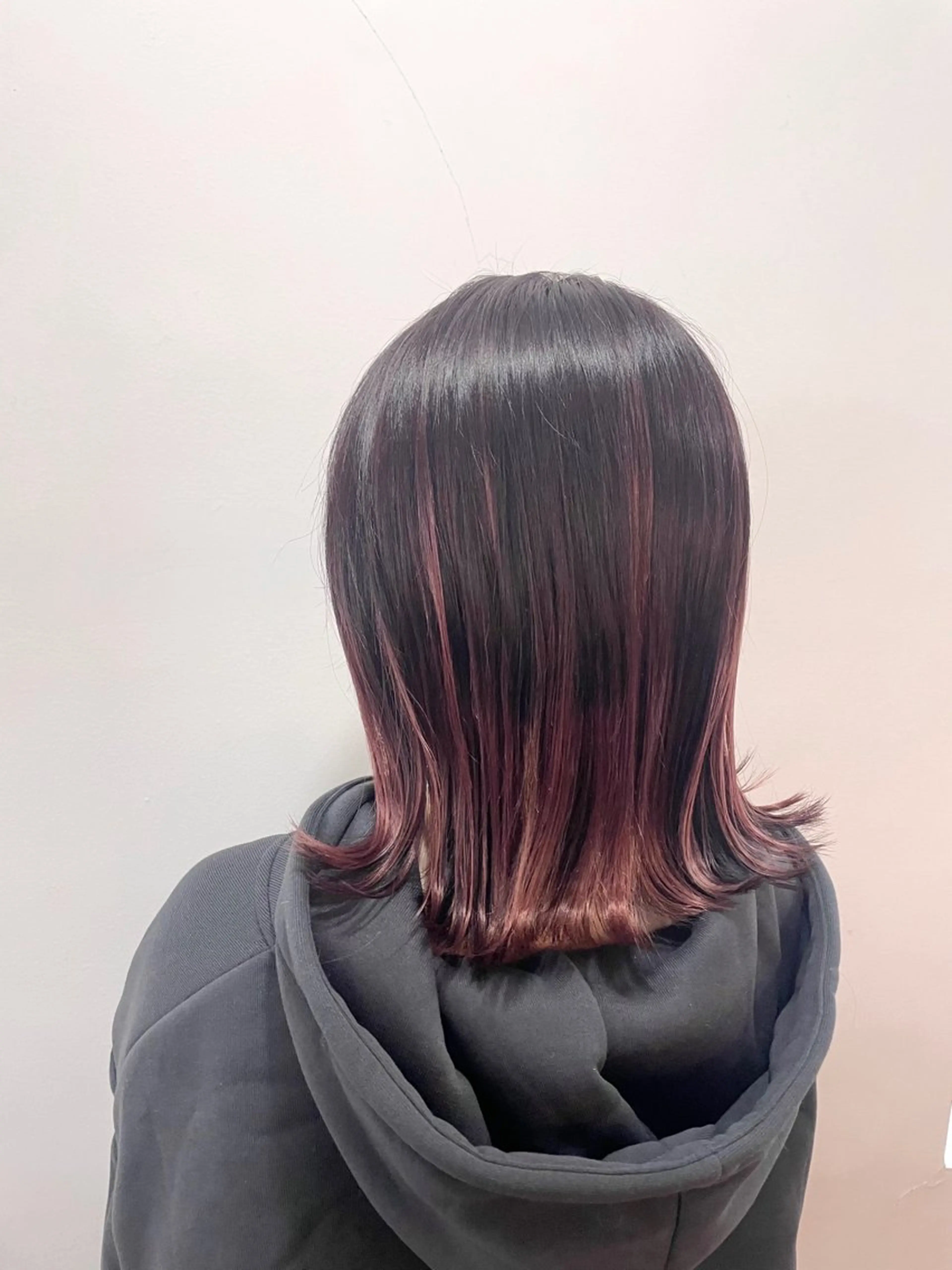 ミディアム カラー ミディアムパーマ ブラウンカラー 透明感カラー デザインカラー イヤリングカラー ヘアカラー トリートメント mopa_kaede ナチュラル/レイヤーのヘアスタイル