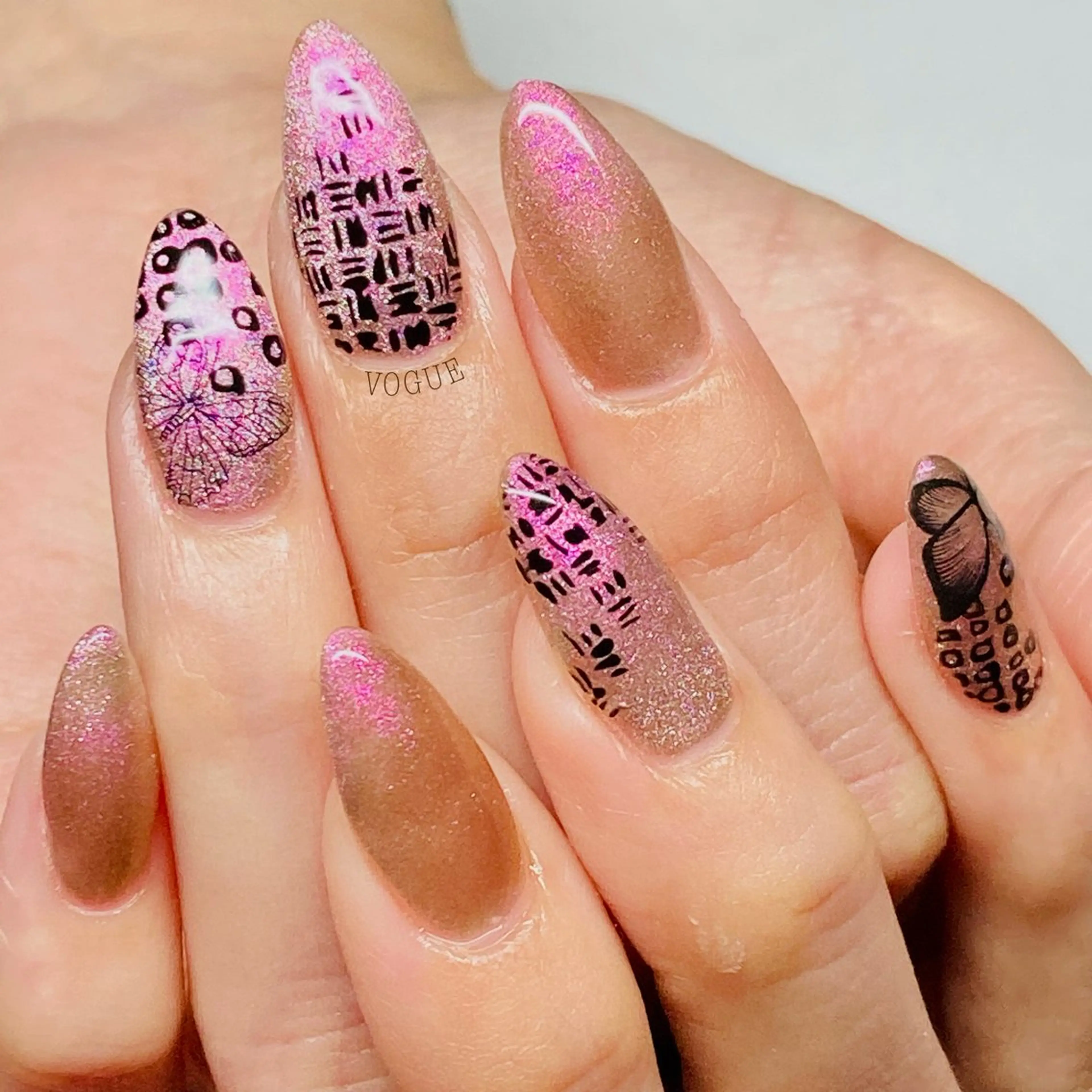 ネイル ハンドネイル VOGUE ×SWANのネイルデザイン