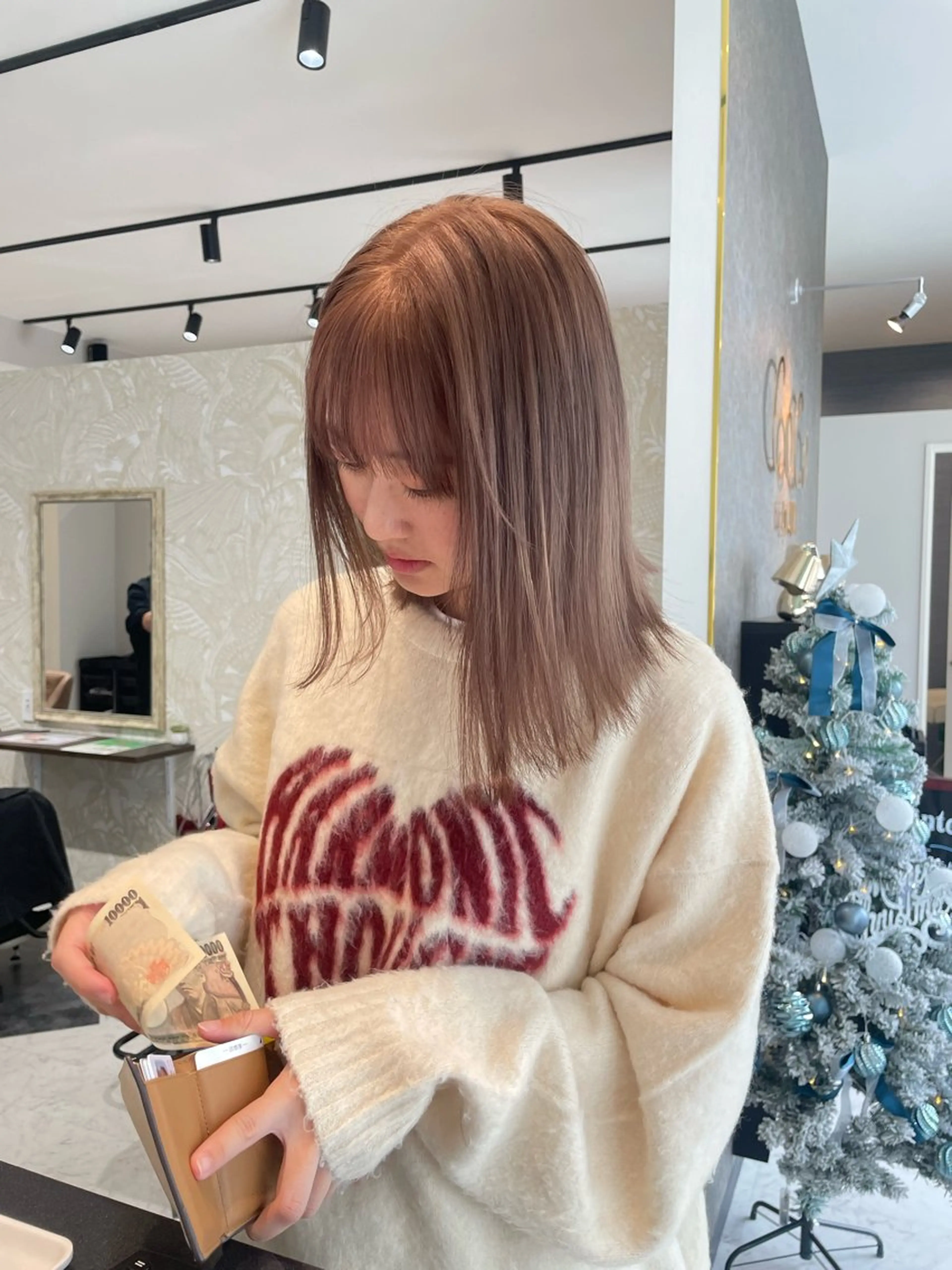 ミディアム カラー カット ヘアカラー moe🥣ﾚｲﾔｰ ｶｯﾄ/透明感ｶﾗｰのヘアスタイル