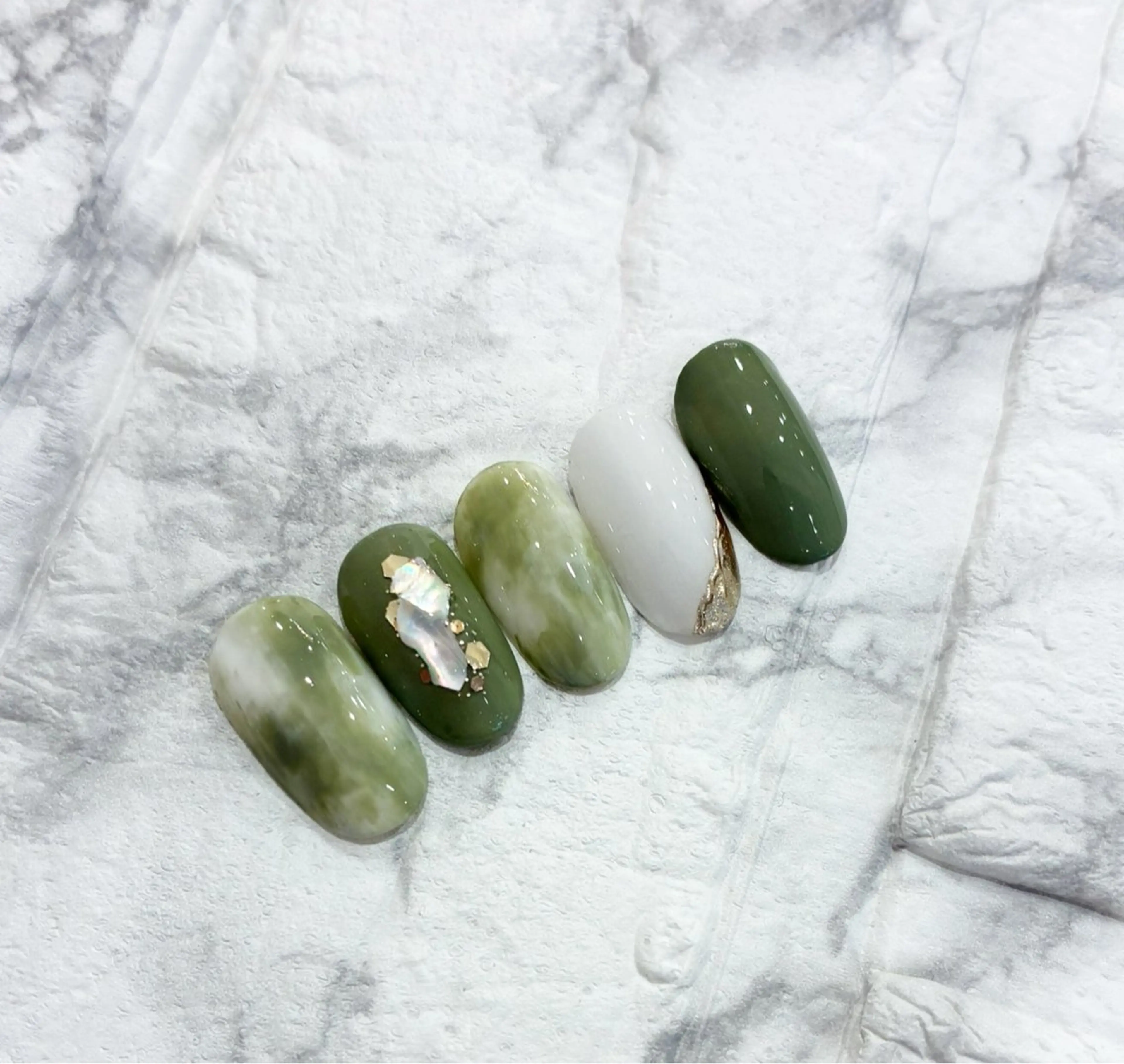 ネイル シンプルネイル 上本 美月のネイルデザイン