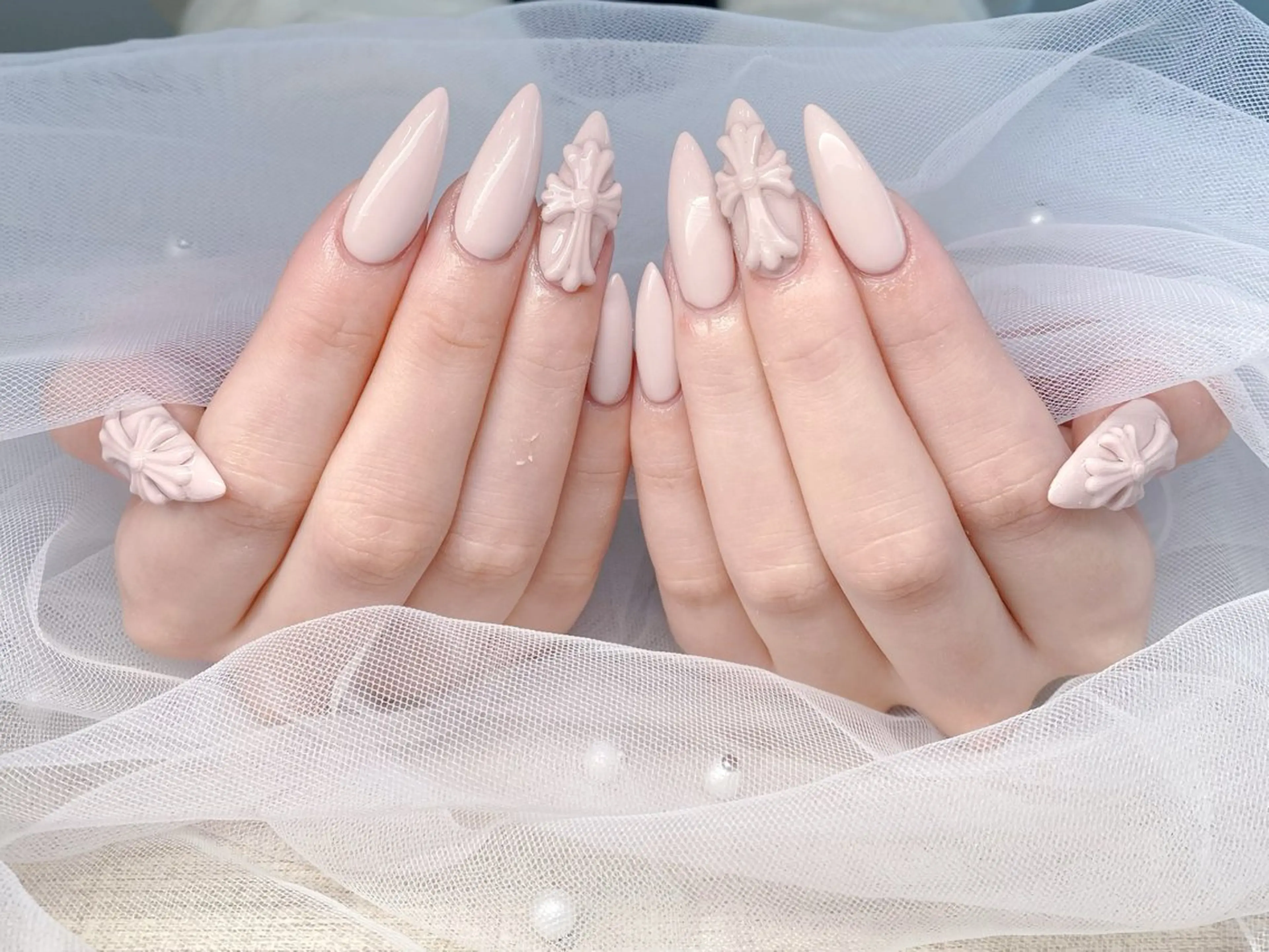 ネイル オーロラネイル ブルー チークネイル 長さ出し フットネイル ハンドネイル チップ長さ出し 専門店のネイルデザイン