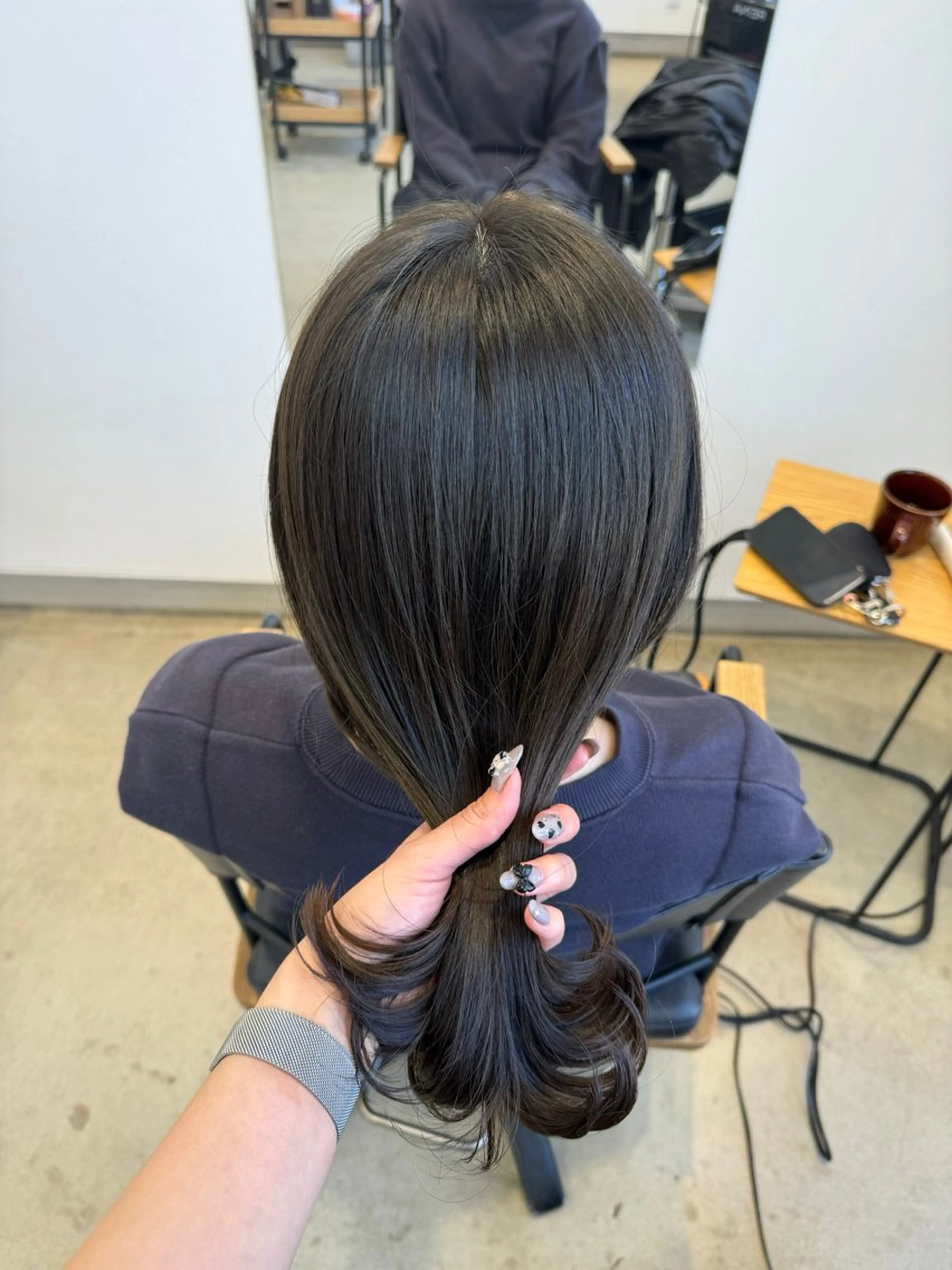 ミディアム カラー 堀越 美羽のヘアスタイル