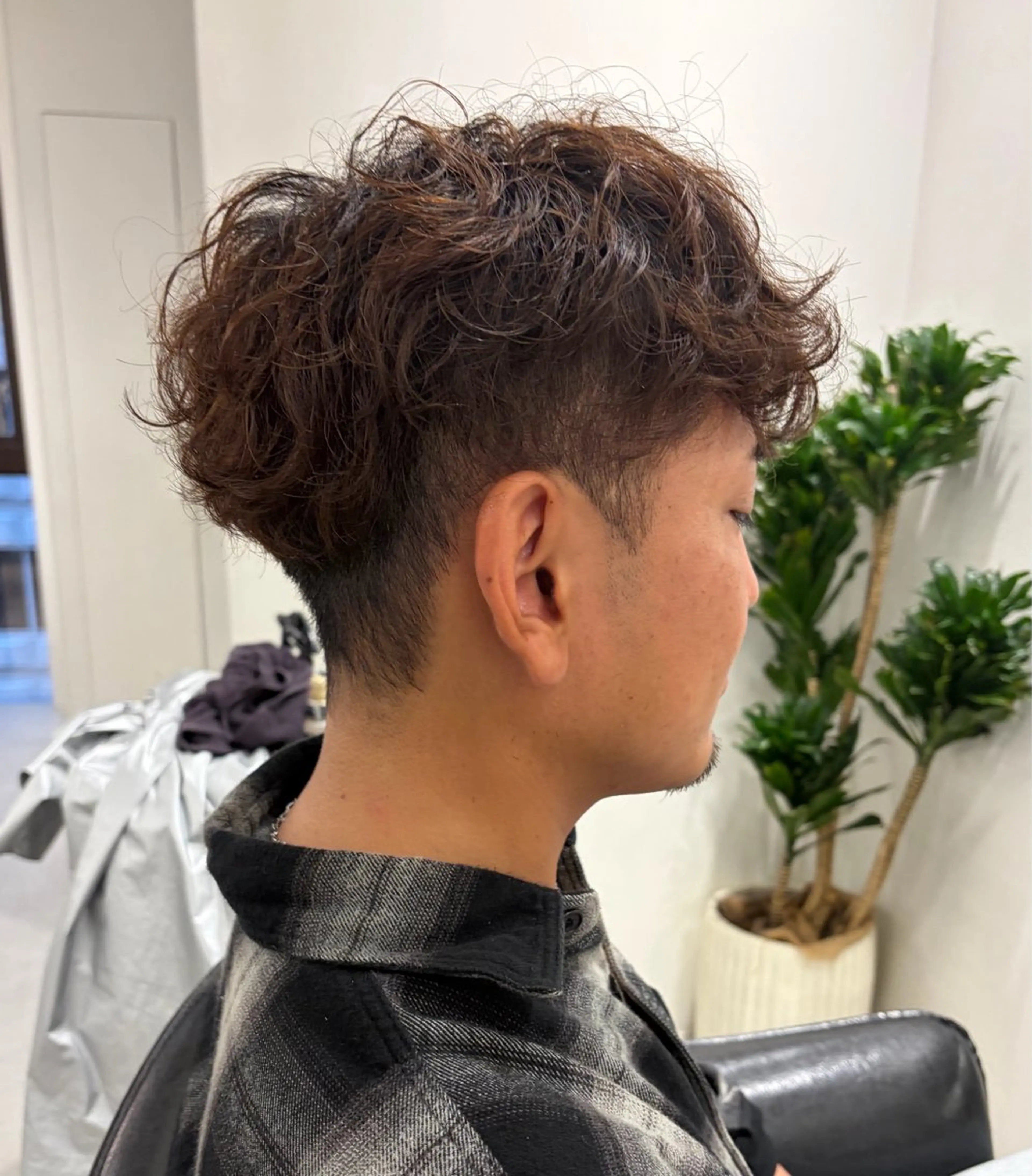 パーマ メンズ メンズパーマ ニュアンスパーマ カット パーマ トリートメント 𝐚𝐨𝐢/透明感 カラー/メンズのヘアスタイル