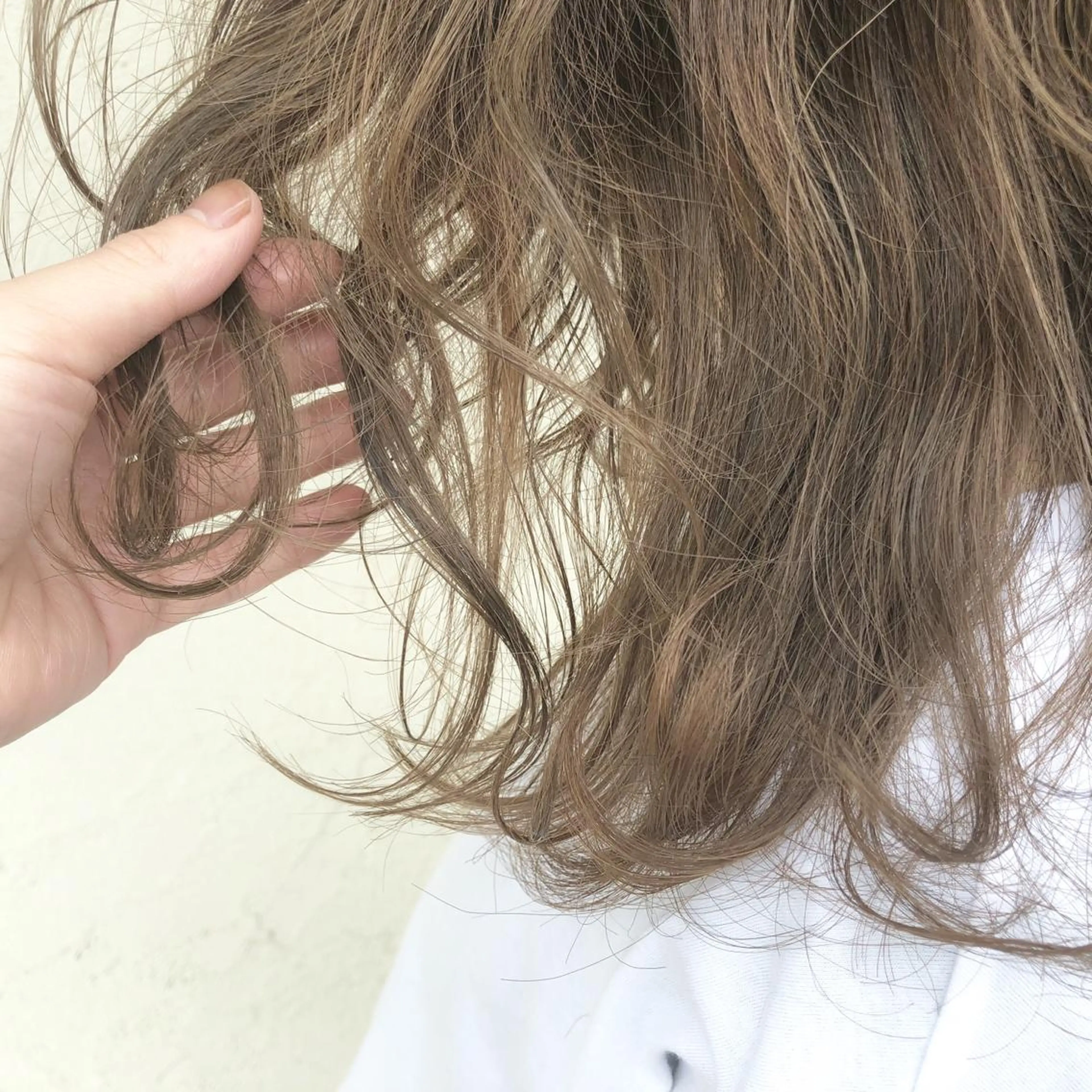 ミディアム カット ヘアカラー トリートメント ヘアセット 艶髪育成サロン 京橋 shinのヘアスタイル