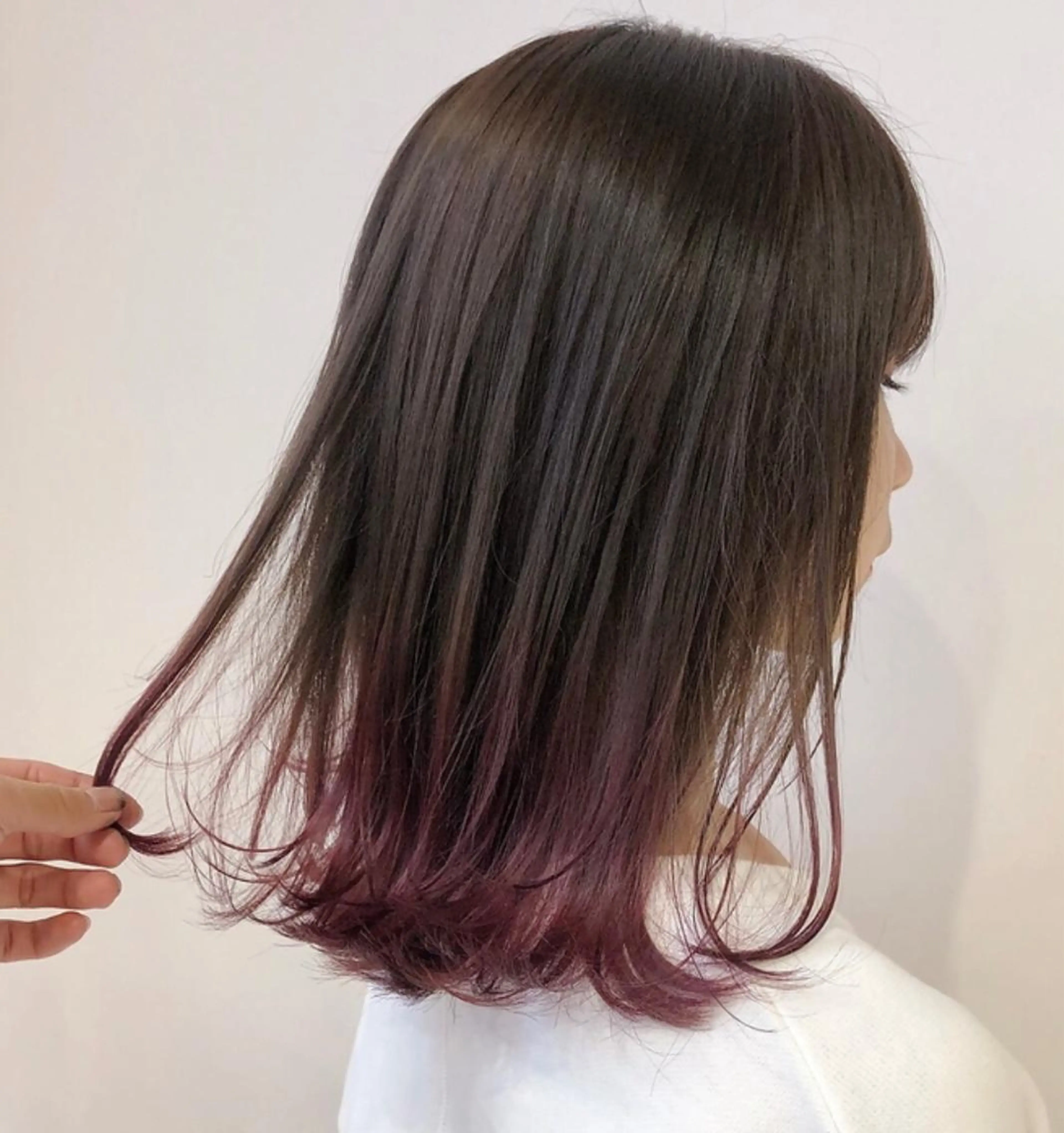 ミディアム カラー グラデーションカラー インナーカラー ピンクカラー ピンクパープル パープルカラー Seventh Senseのヘアスタイル