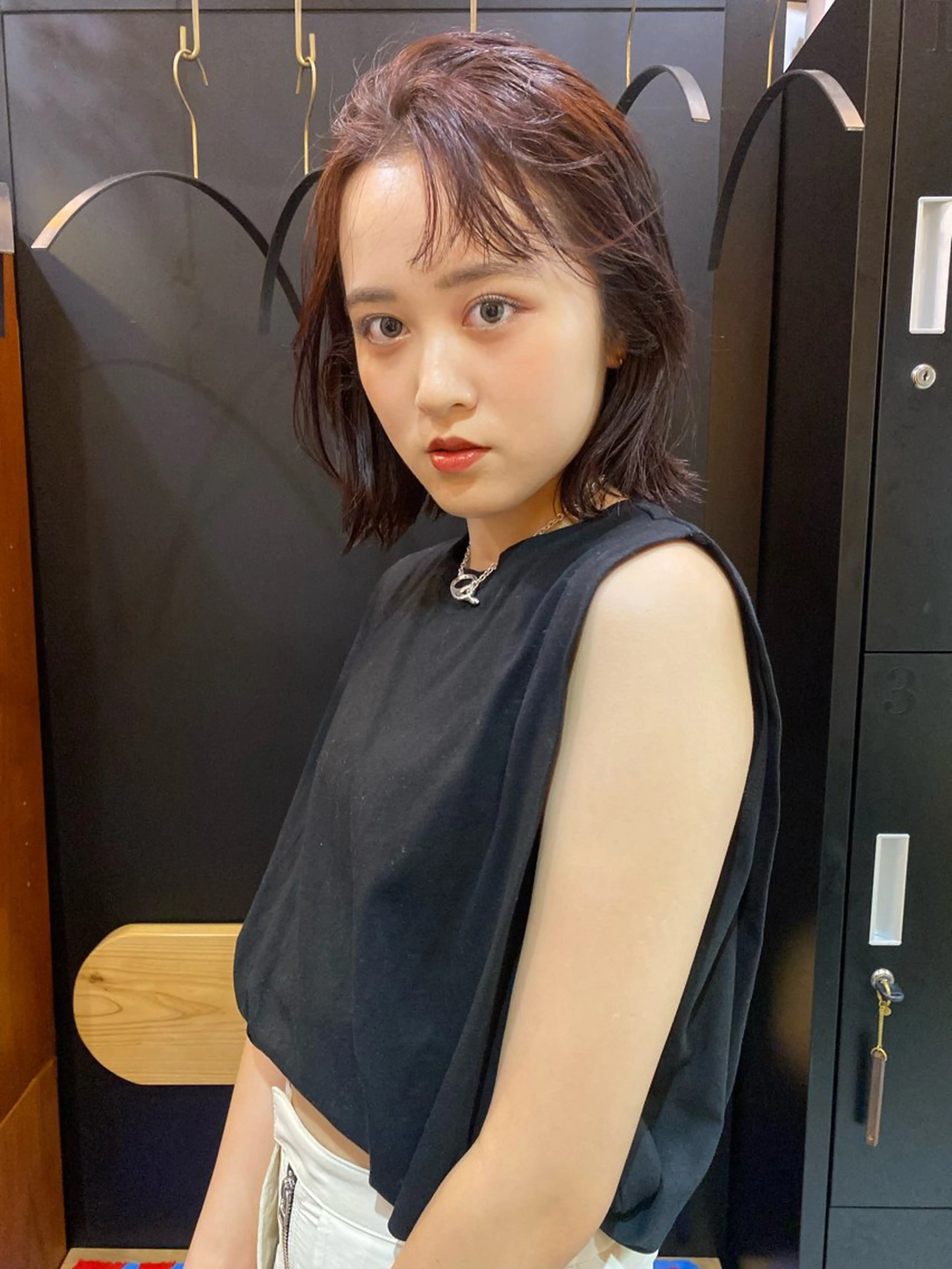 ショート カラー ダウンパーマ 【sity.ザイク】のヘアスタイル