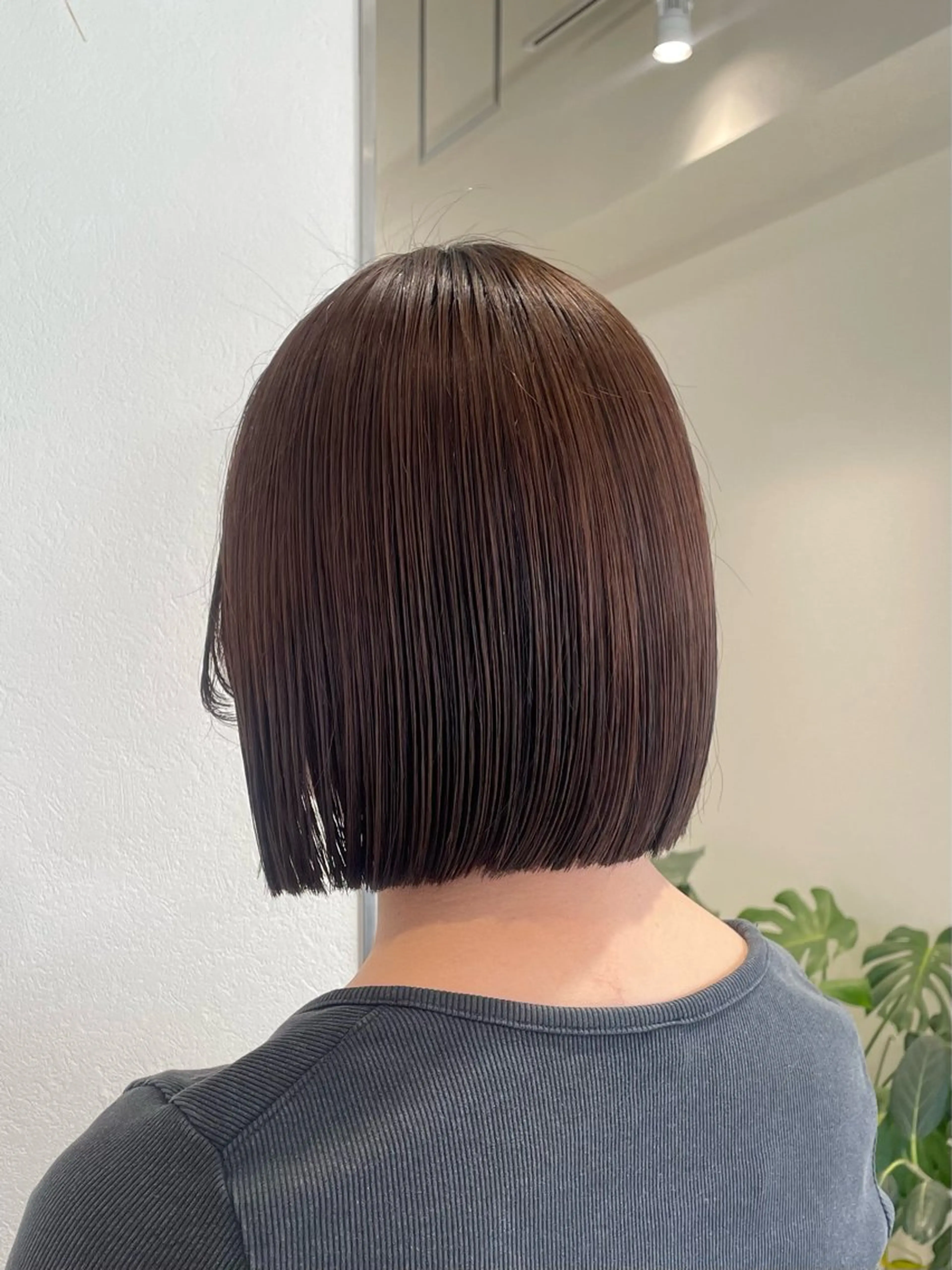 ショート カラー 切りっぱなしボブ ブリーチ ブラウンカラー チョコレートブラウン ダブルカラー カット ヘアカラー ボブ/インナーカラー /眉毛/Miyuのヘアスタイル