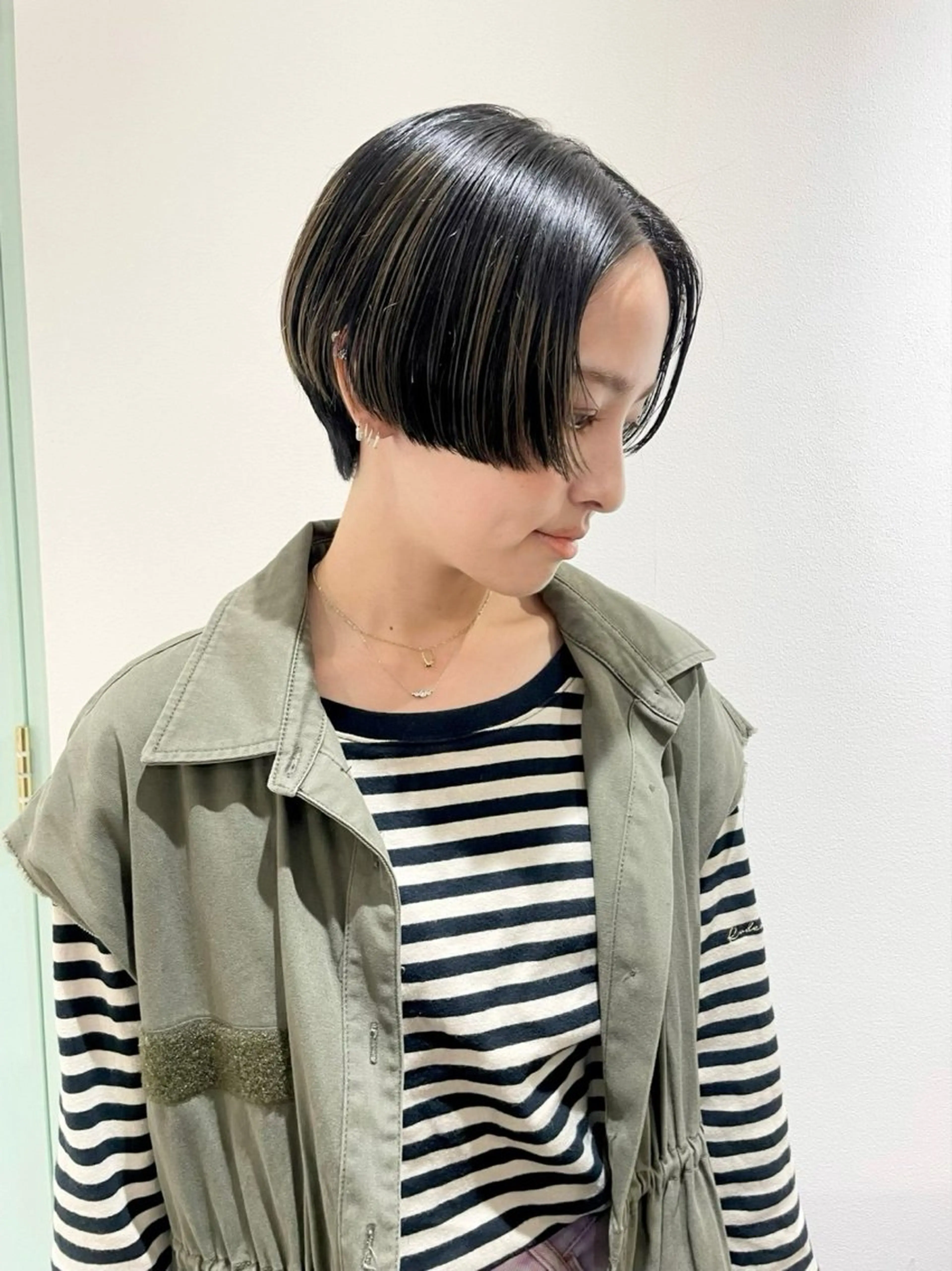 ショート ショートヘア jyui/原宿 ハイトーン/デザインのヘアスタイル