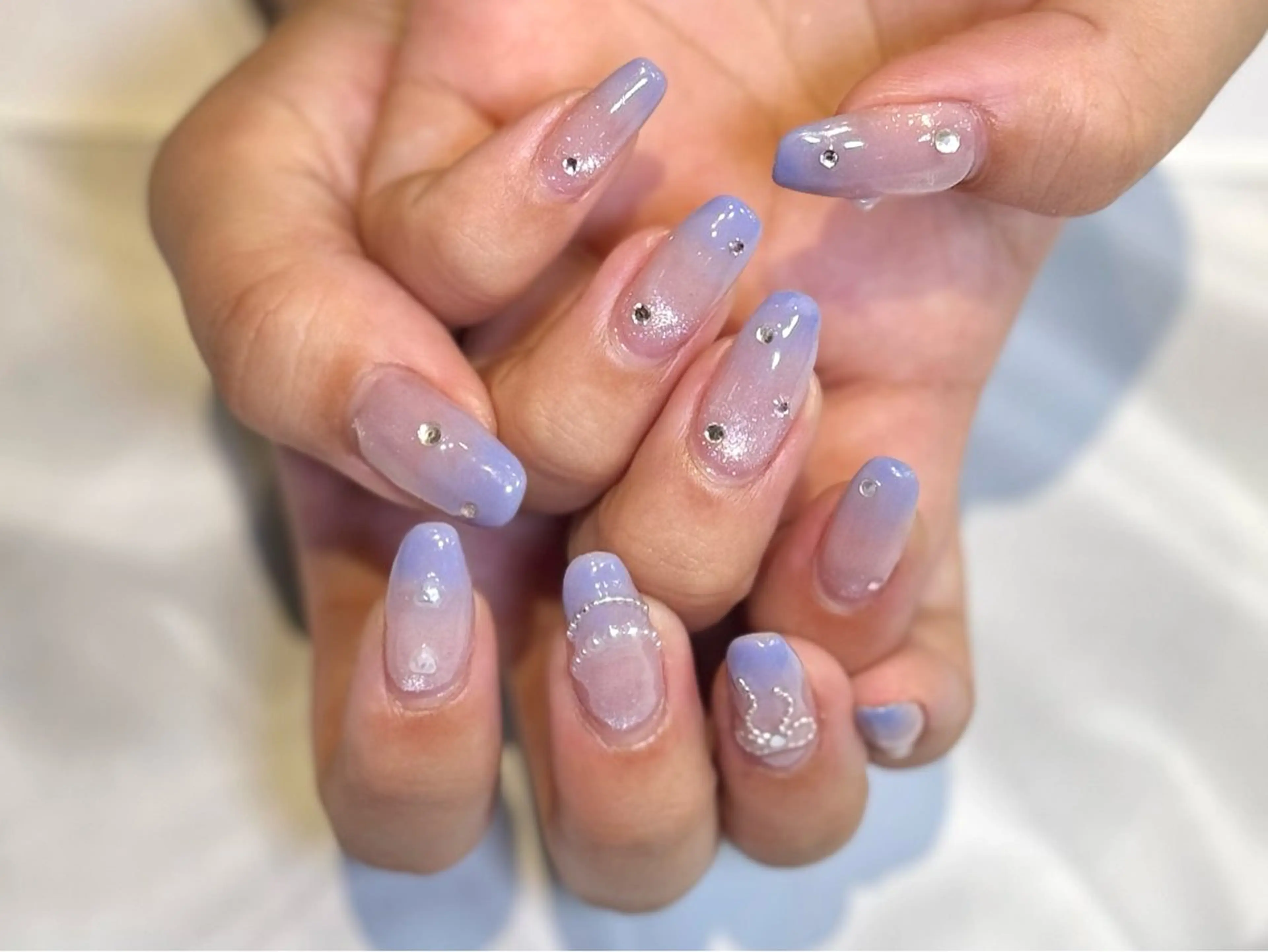 ネイル グラデーション リボン ハンドネイル 秋山 香穂のネイルデザイン