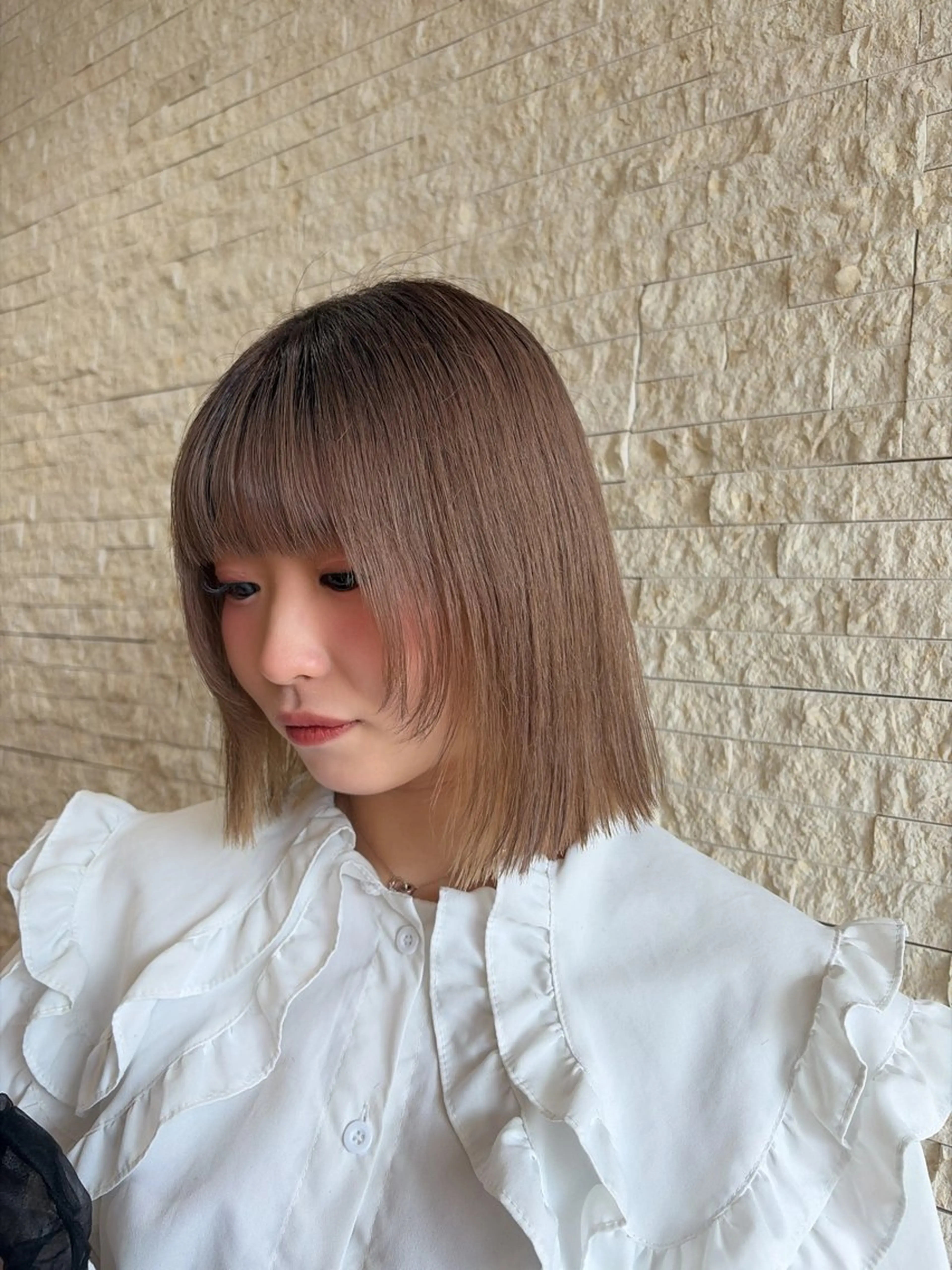 ミディアム カラー 切りっぱなしボブ ボブ 顔まわりレイヤー 顔周りカット レイヤーカット カット ヘアカラー トリートメント 韓国￤ボブ￤レイヤー 🍒Akane🍒のヘアスタイル