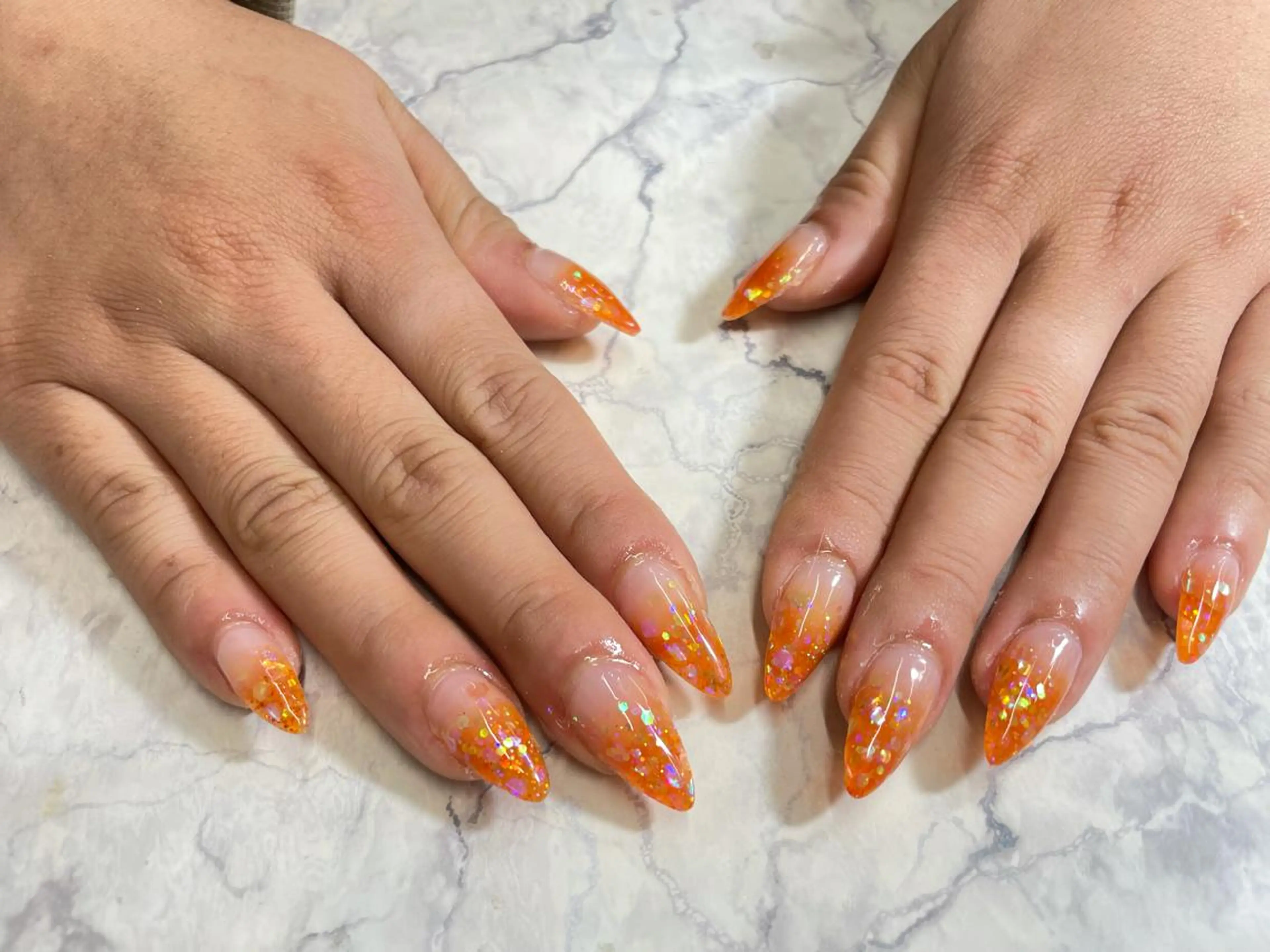 ネイル グラデーション ラメ(グリッター) ラメグラデーション スカルプネイル ハンドネイル アクアライズ所属・アクア ライズのネイルデザイン