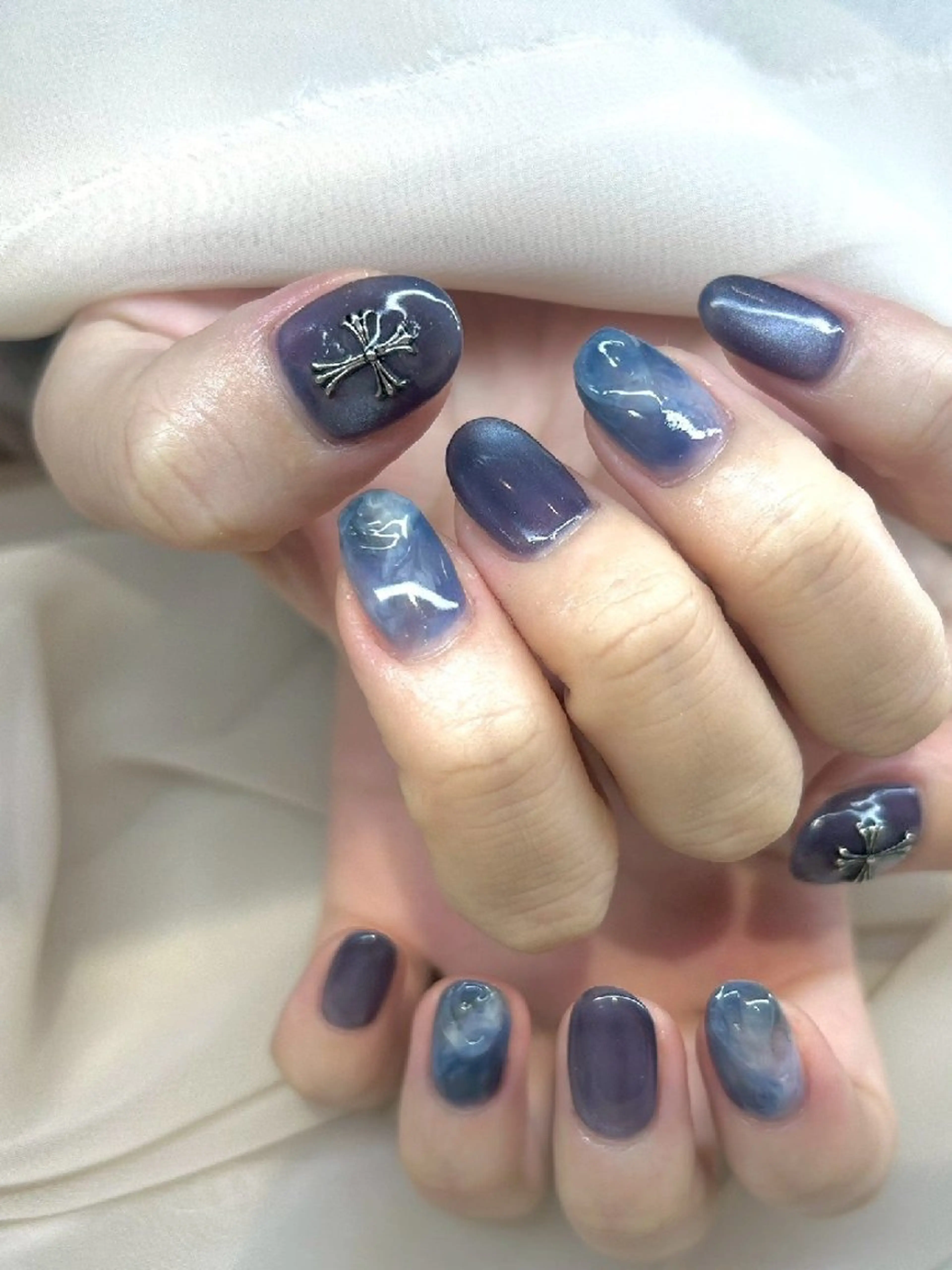 ネイル ブルー 持ち込み ネイビー ニュアンスネイル シンプルネイル ハンドネイル Richer  ~nail & eyebeauty ~所属・ai のネイルデザイン