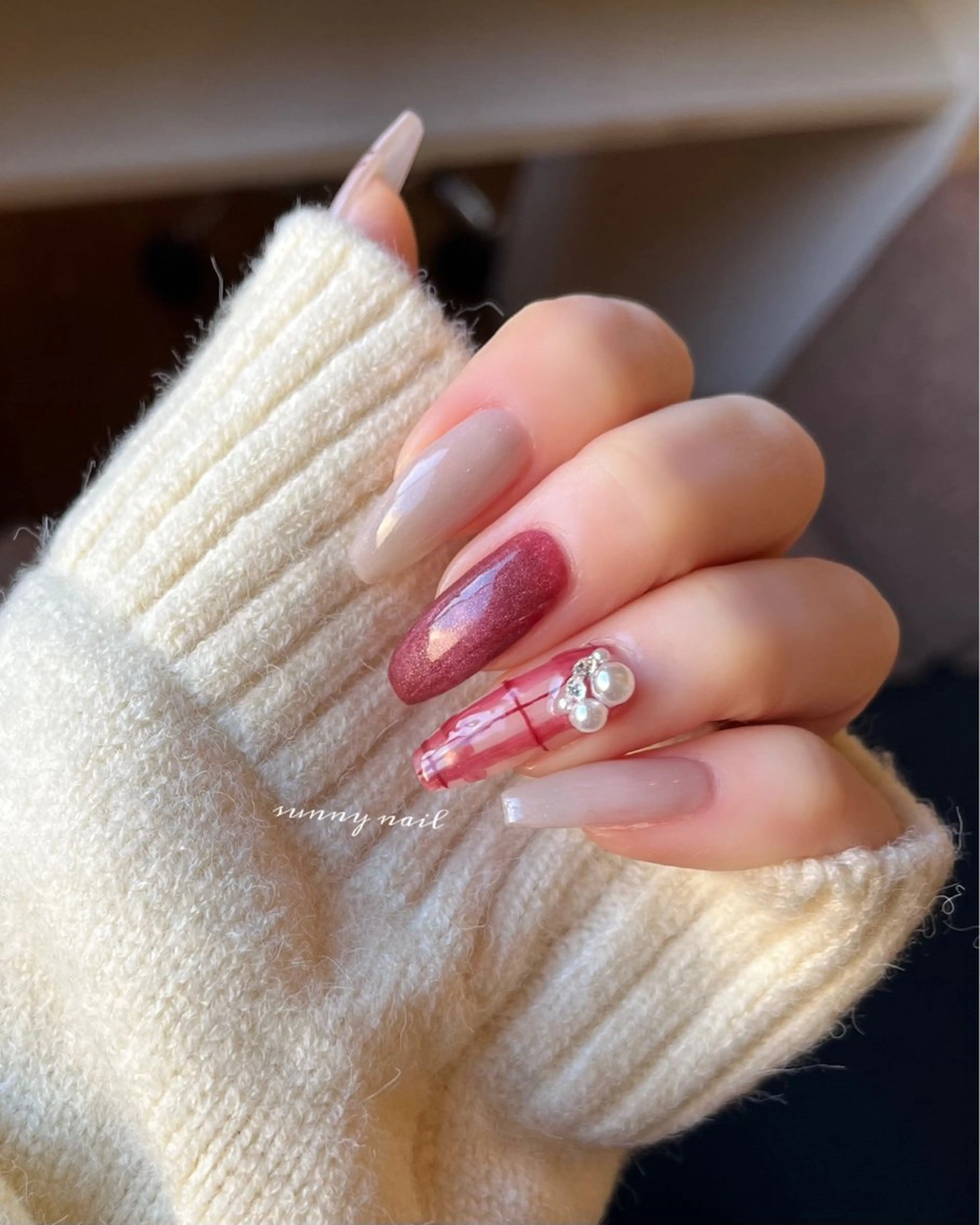 ネイル ボルドー ジェルネイル マグネットネイル パラジェル リボン sunny nailのネイルデザイン