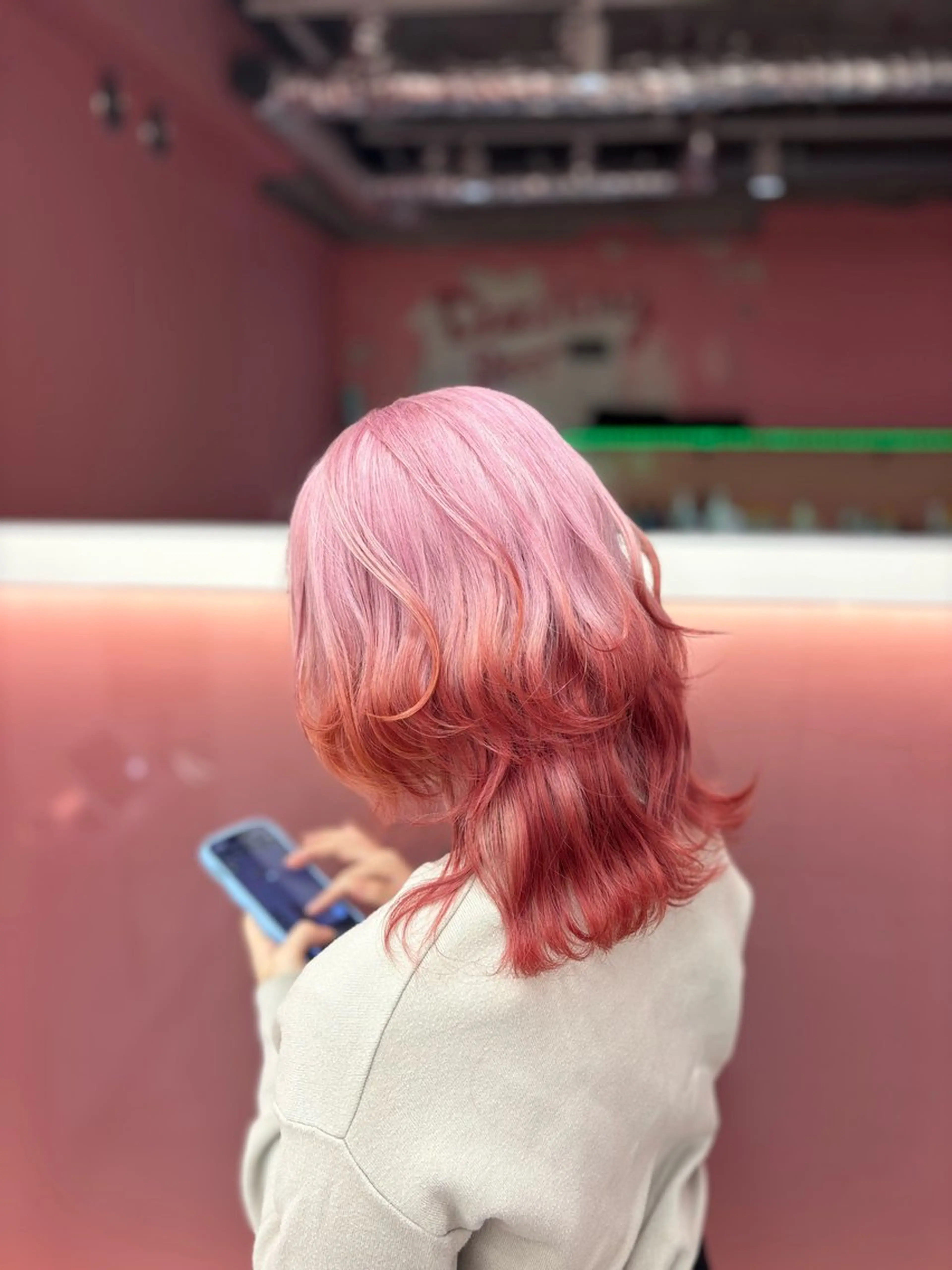 ミディアム 田中麻鈴/ハイトーン /ミルクティーのヘアスタイル