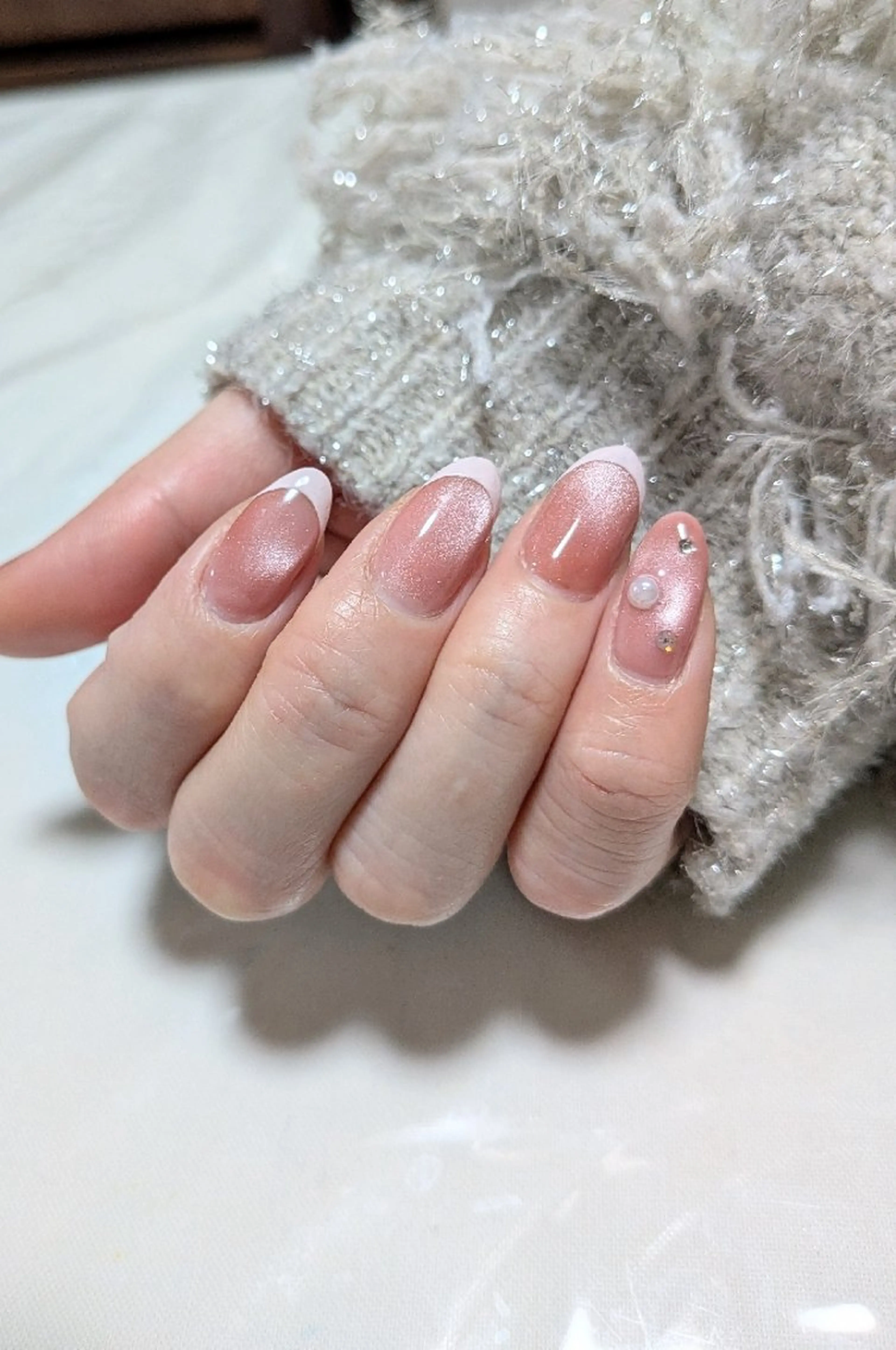 🆕クリアベースフレンチ*ストーンアート2本ok（ソフトジェル）💎オフありの写真