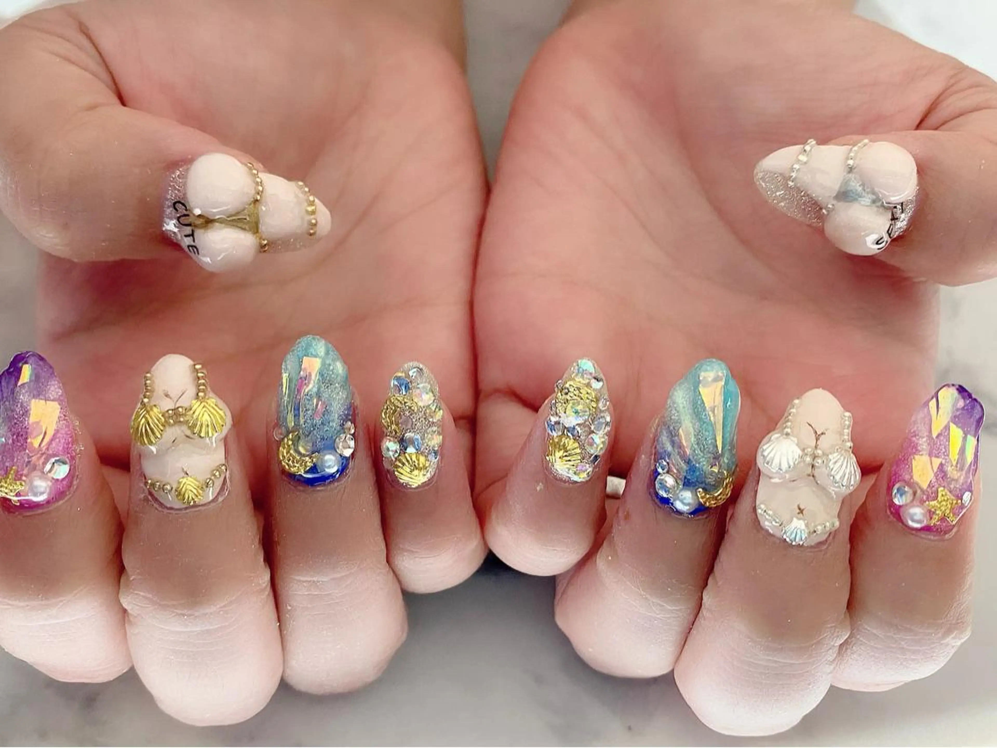 ネイル ハンドネイル YUN 💅のネイルデザイン