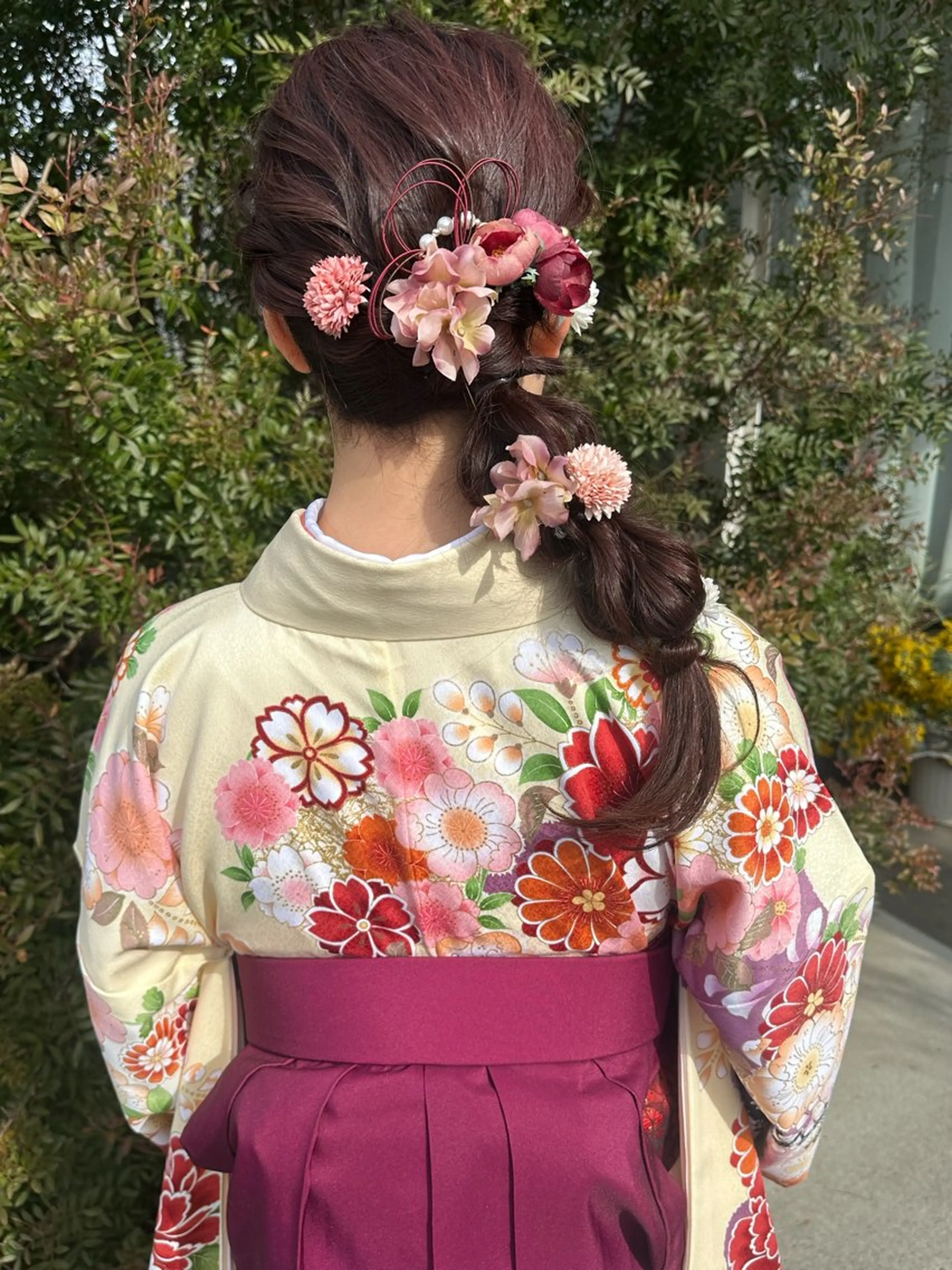 ロング ヘアアレンジ 卒業式のヘアスタイル ヘアセット 山之内匠/艶カラー/ ハイトーン/ブリーチのヘアスタイル