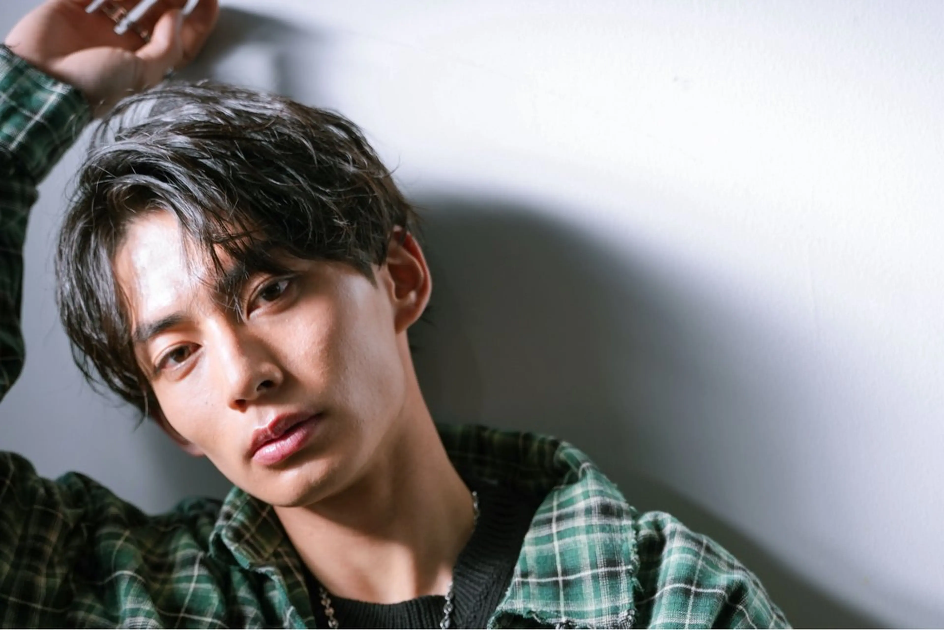 ショート パーマ メンズ ニュアンスパーマ カット パーマ スパイキーショート パーマ　具志堅　太志のヘアスタイル