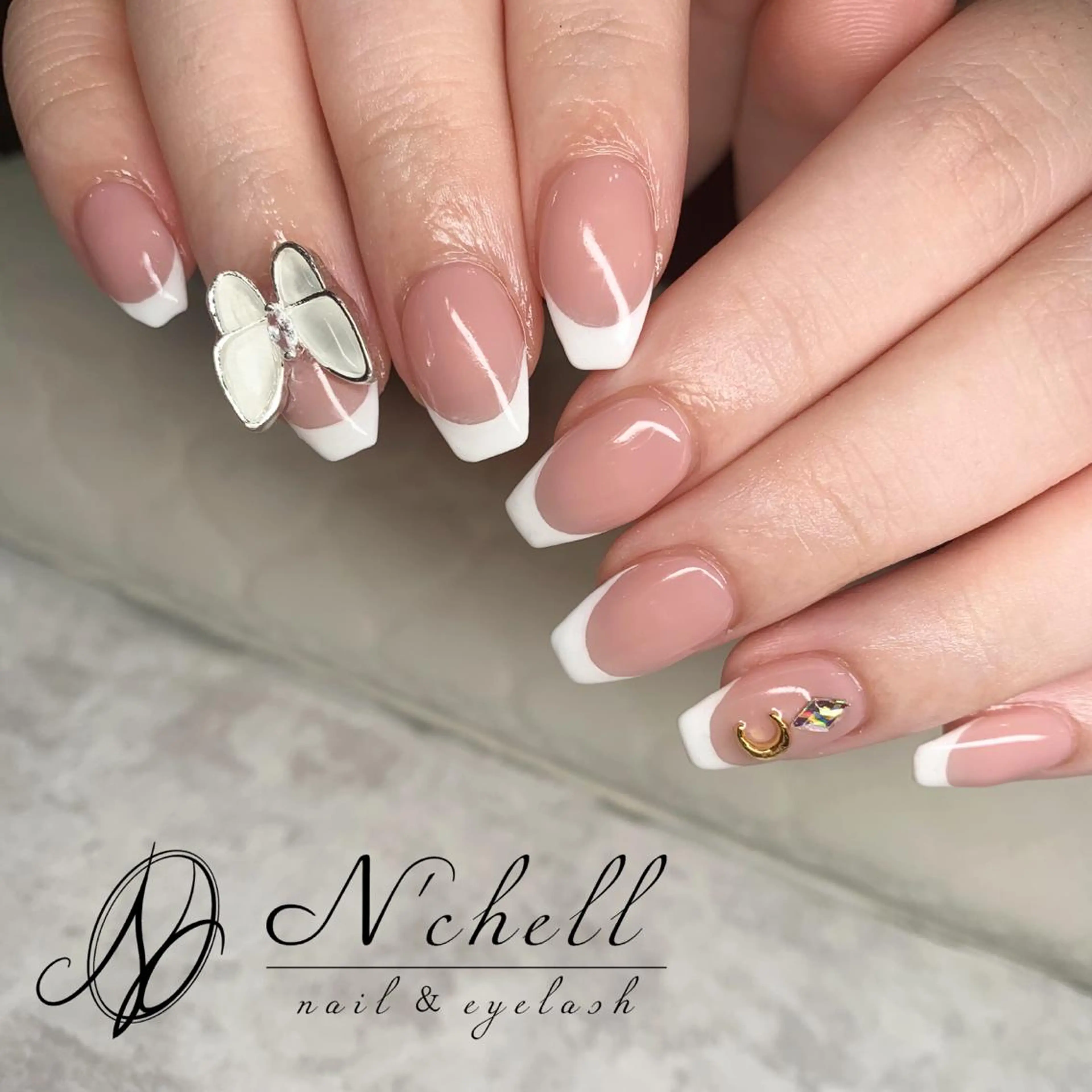 ネイル フレンチネイル ハンドネイル Nailist Minekiのネイルデザイン