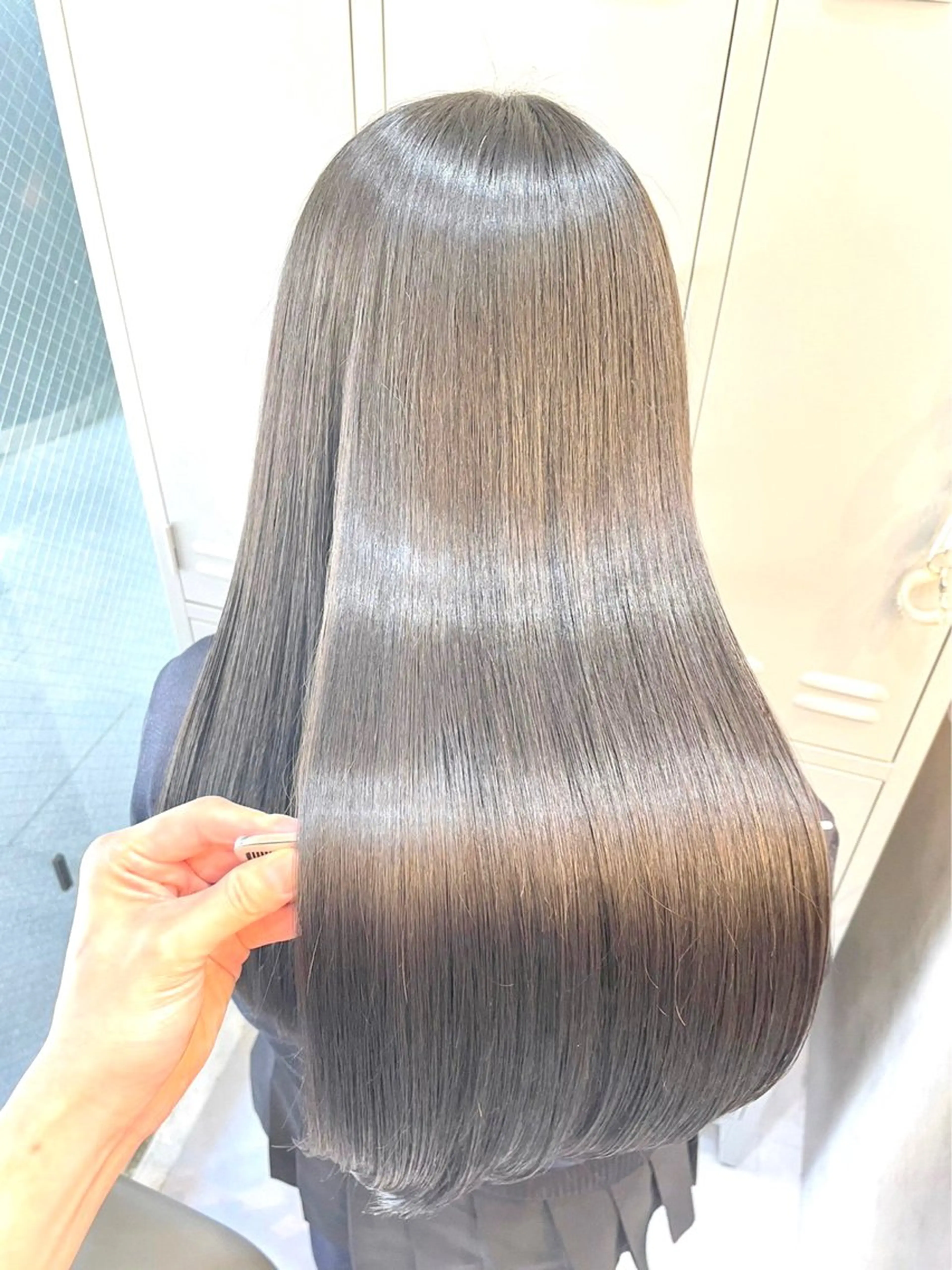 ロング カット 縮毛矯正 髪質改善× 白髪ぼかし溝江のヘアスタイル