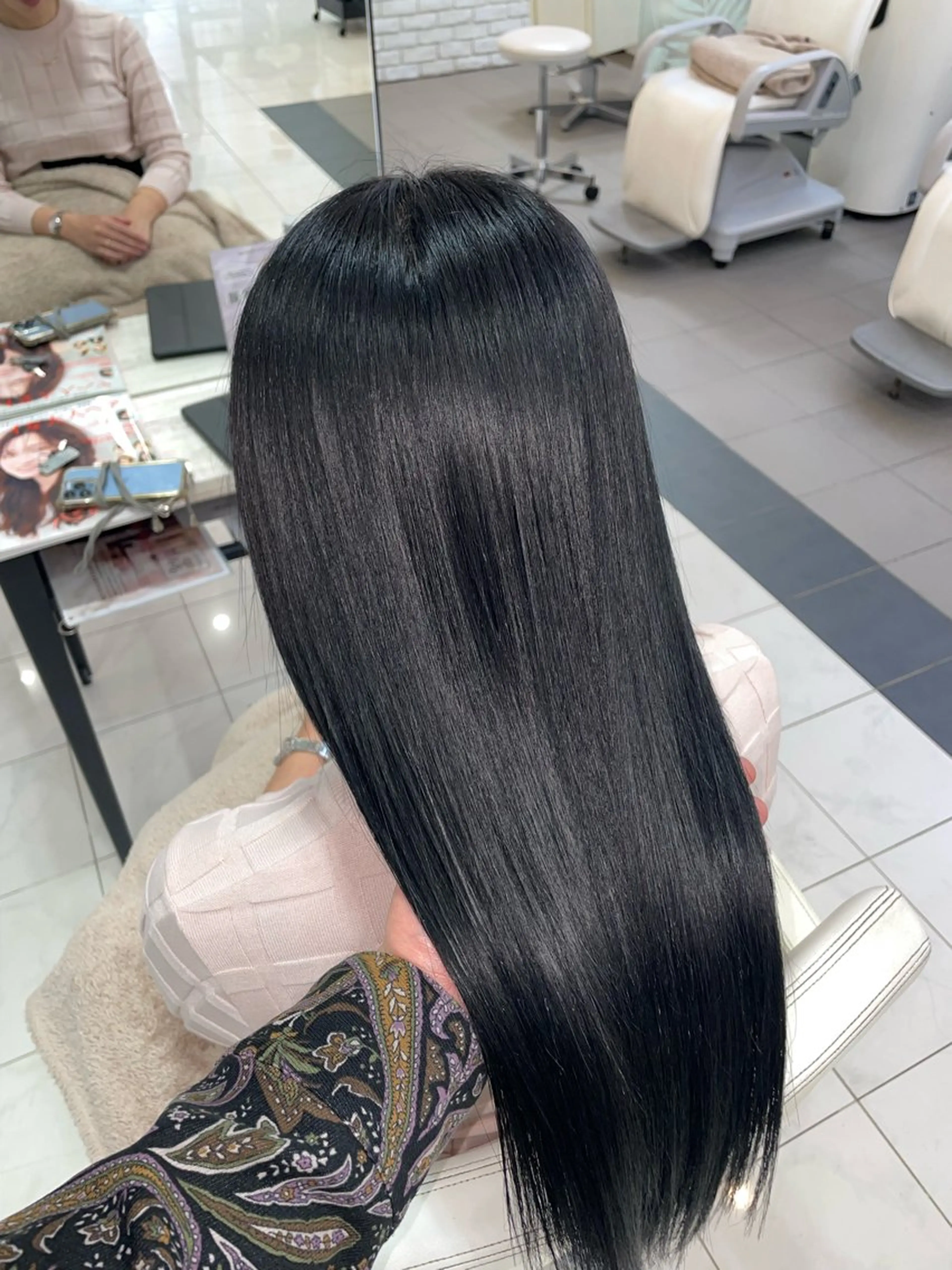ロング カラー 黒髪 カット ヘアカラー トリートメント chic channel伊藤のヘアスタイル
