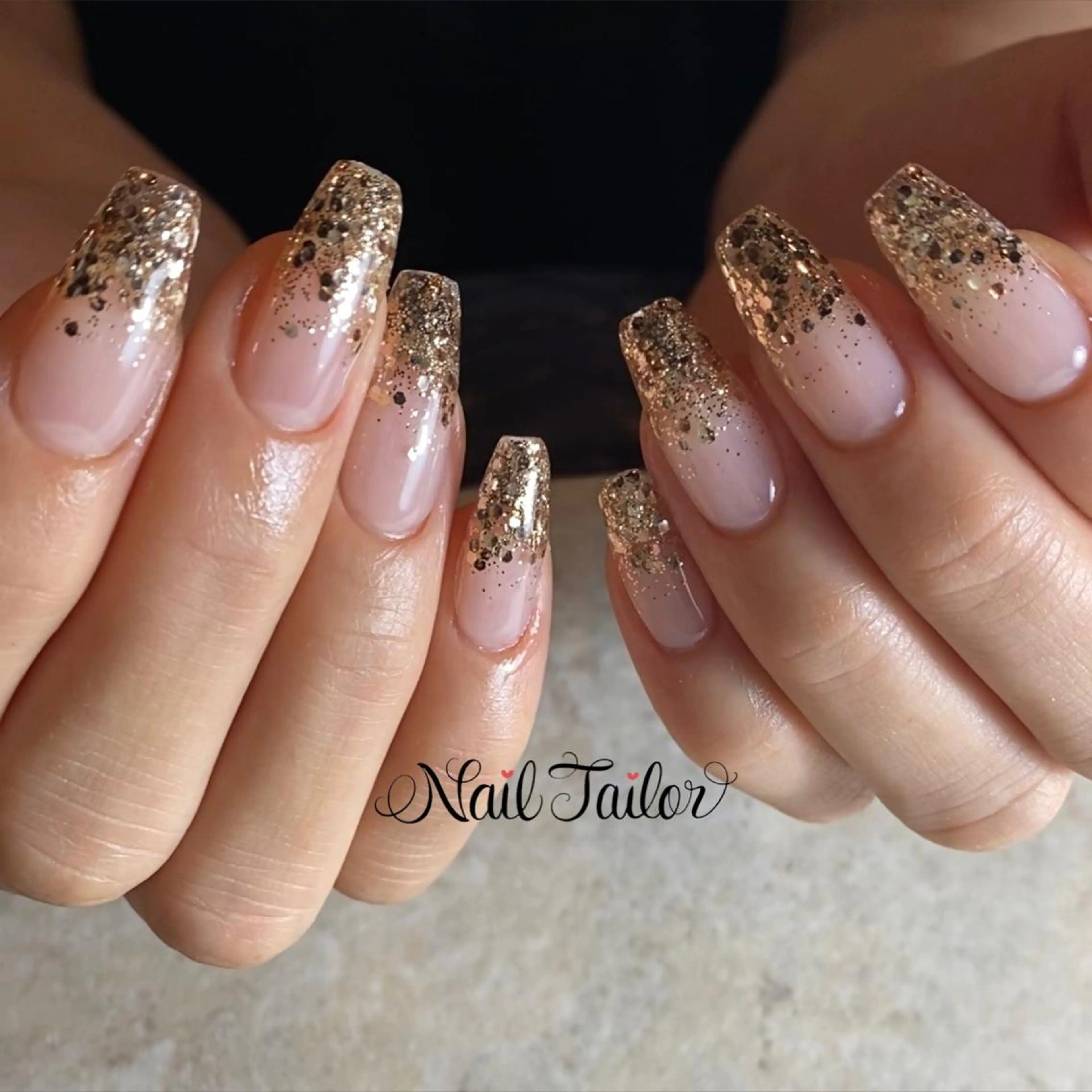 ネイル 長さ出し ジェルネイル ゴールド ゴージャス グラデーション NailTailor ネイルテイラーのネイルデザイン