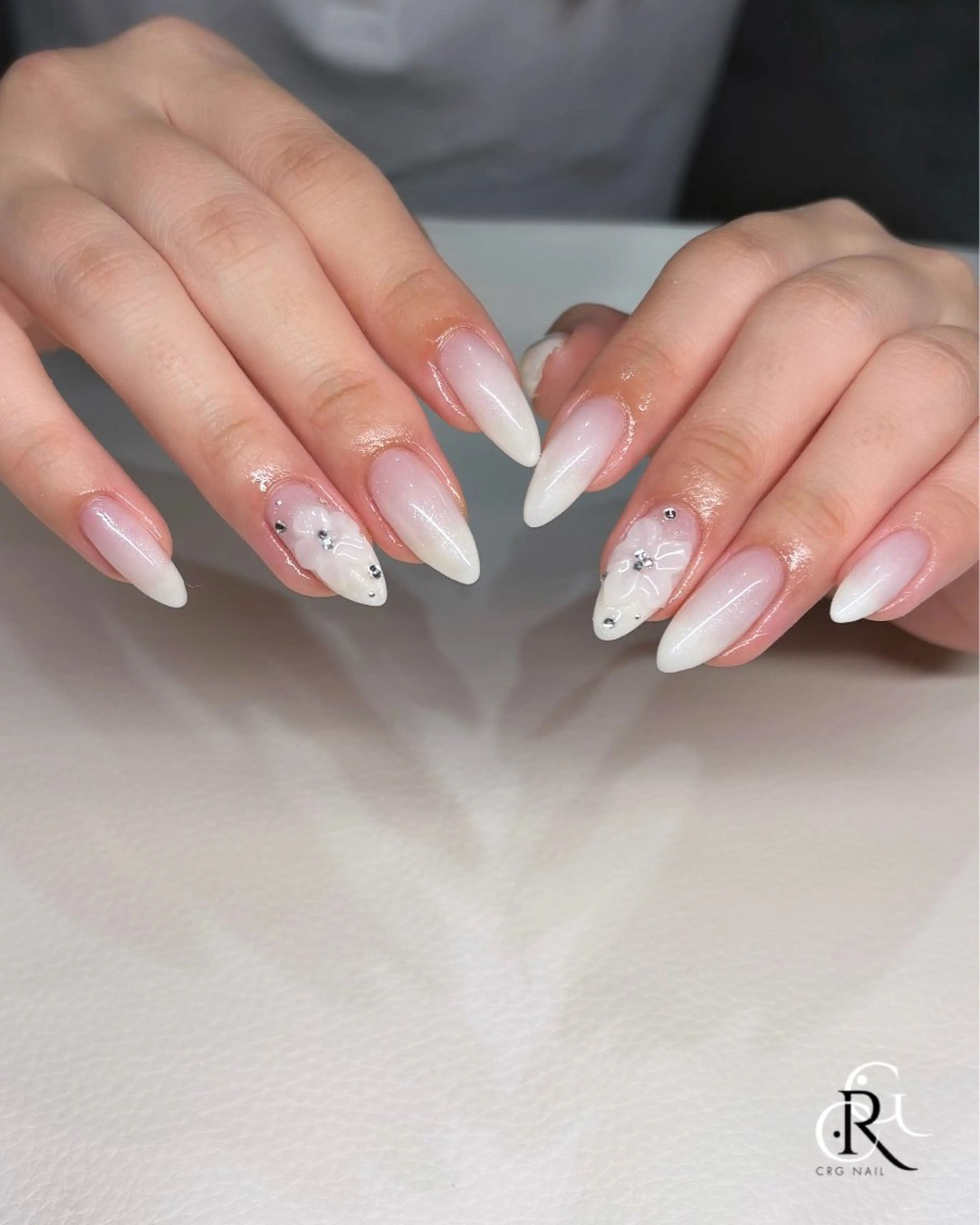 ネイル ラメ(グリッター) シンプルネイル ホワイト ハンドネイル CRGNAIL TOKOのネイルデザイン