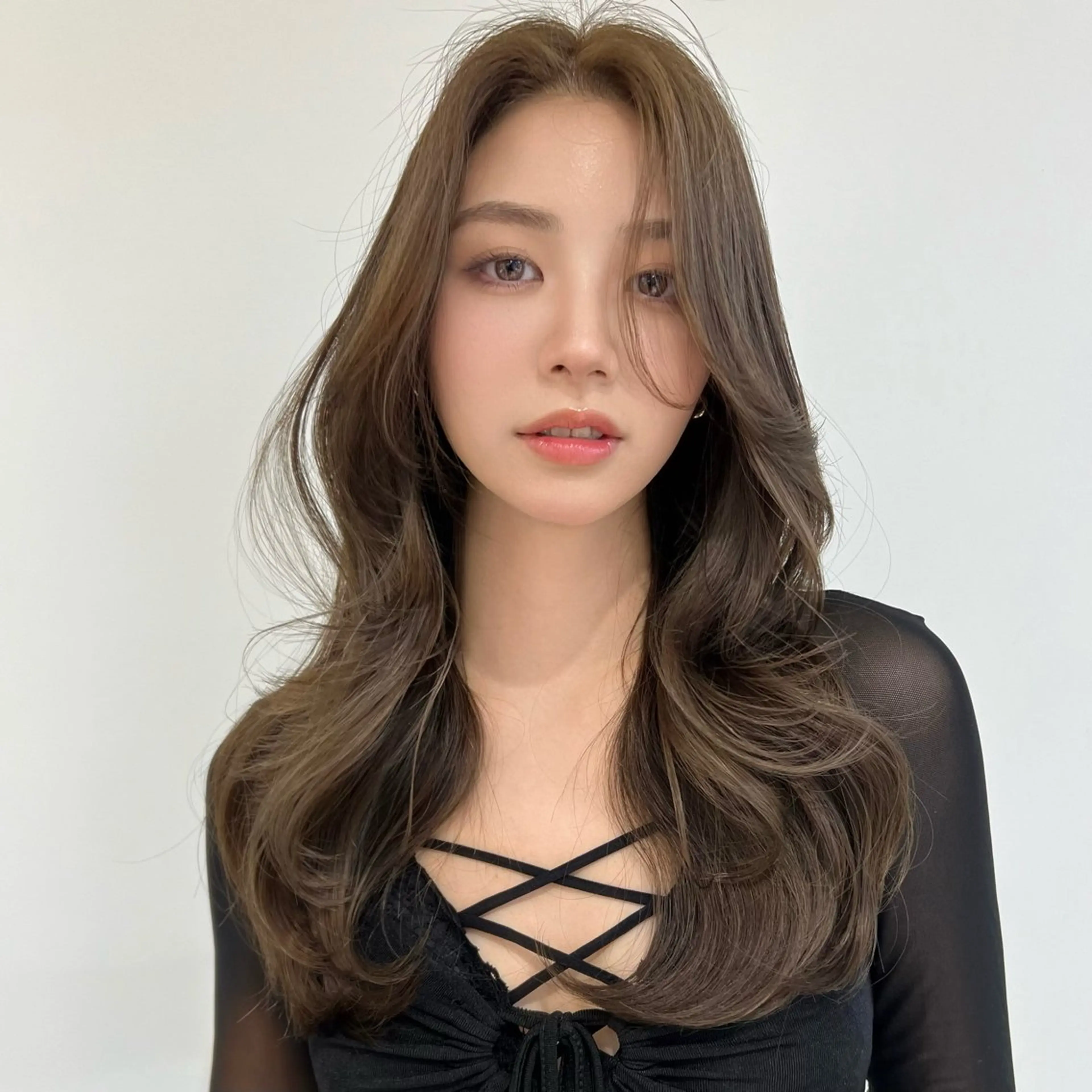 ロング ヨシンモリ 韓国風ヘア レイヤーカット おくれ毛 ワンホンヘア ヘアカラー トリートメント 原宿/韓国レイヤー ボブ/顔周りYasuのヘアスタイル