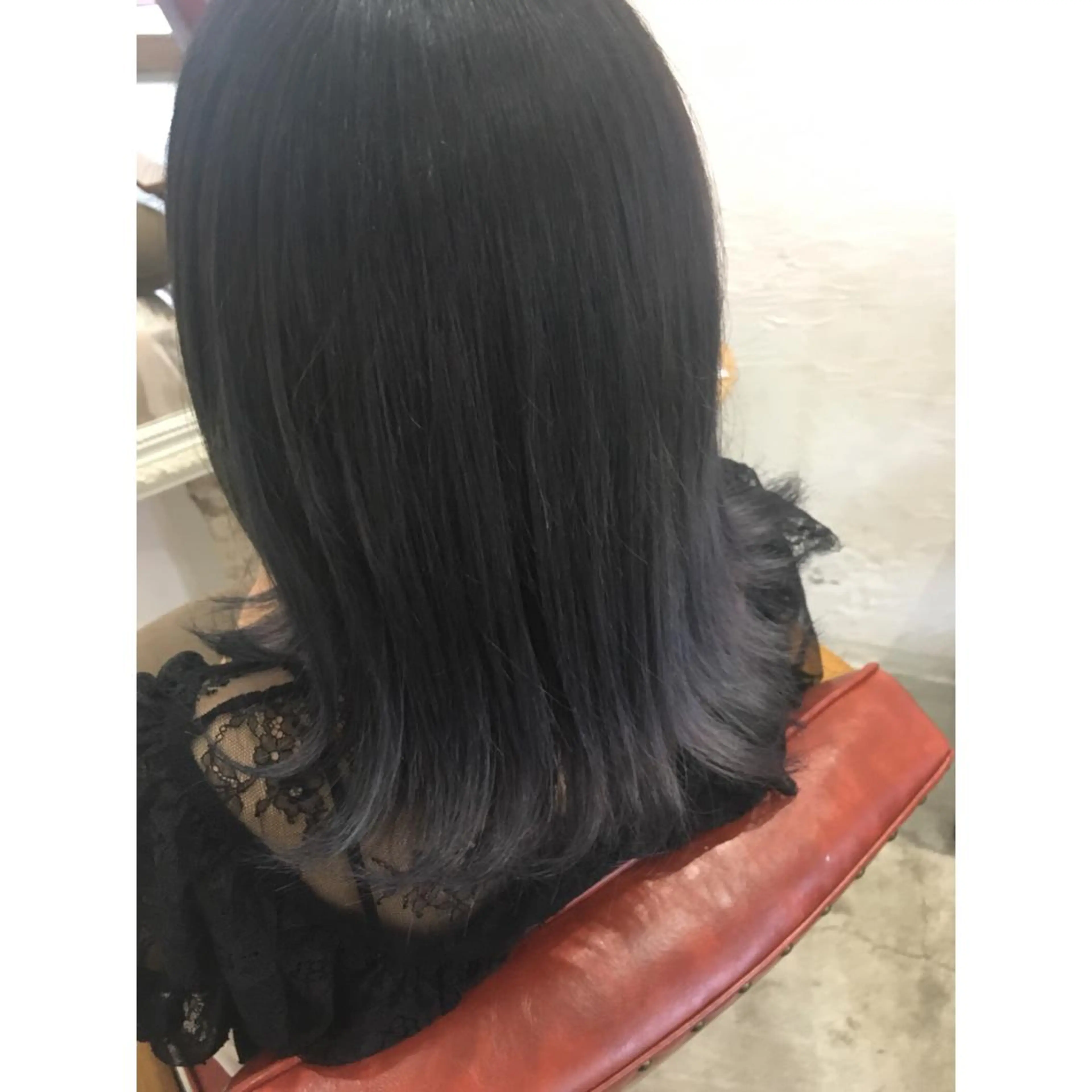 ミディアム カラー ブリーチ ブルーカラー ブルーバイオレット バイオレットカラー fio マナミのヘアスタイル