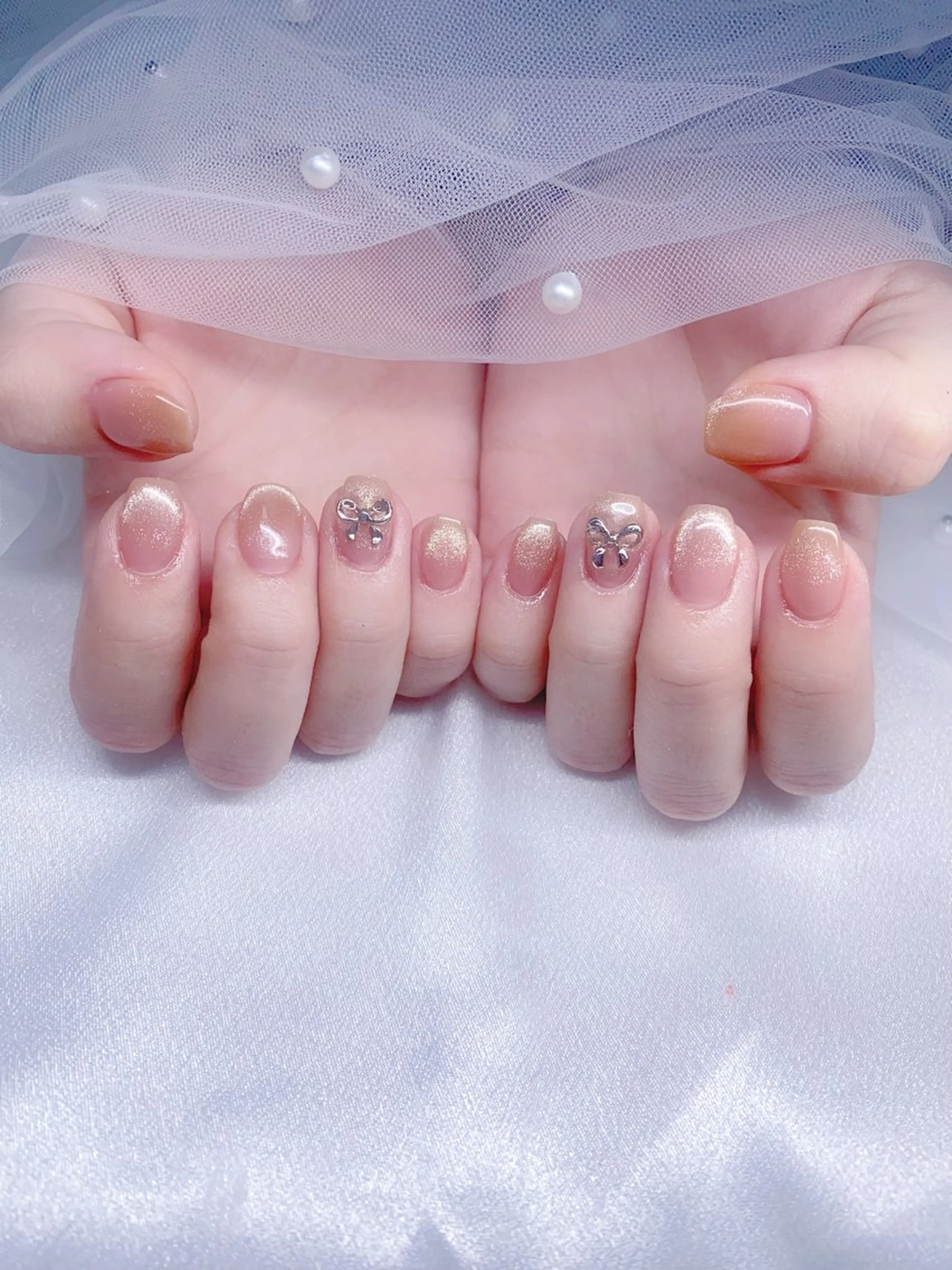 ネイル オーロラネイル 長さ出し フラッシュネイル フレンチネイル ジェルネイル ハンドネイル ETERNA Nail 銀座店【パラジェル/フィルイン/チップ長さだし/マグネット/ニュアンス】所属・ア カリのネイルデザイン