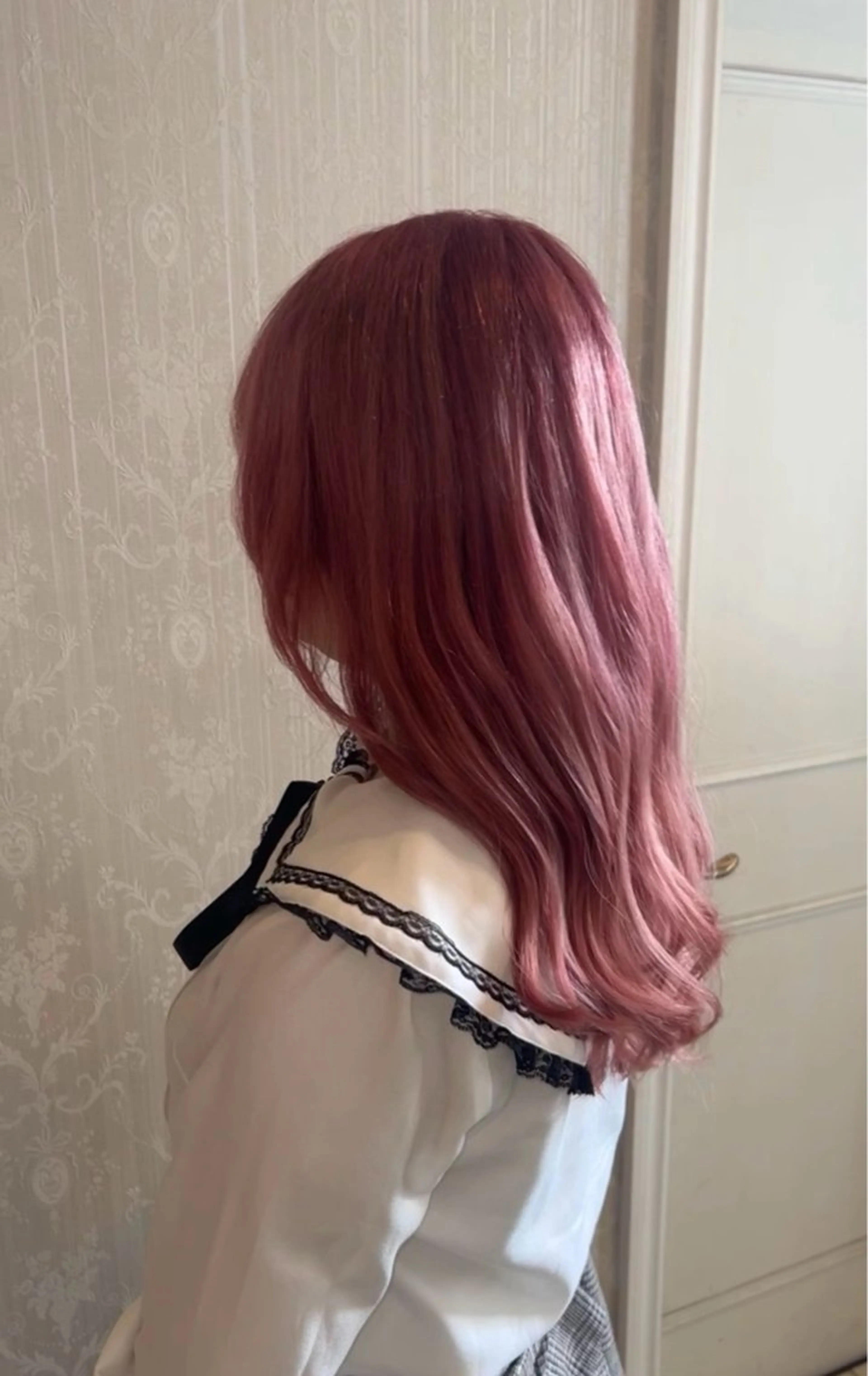 ロング レイヤーカット 岡崎 睦のヘアスタイル