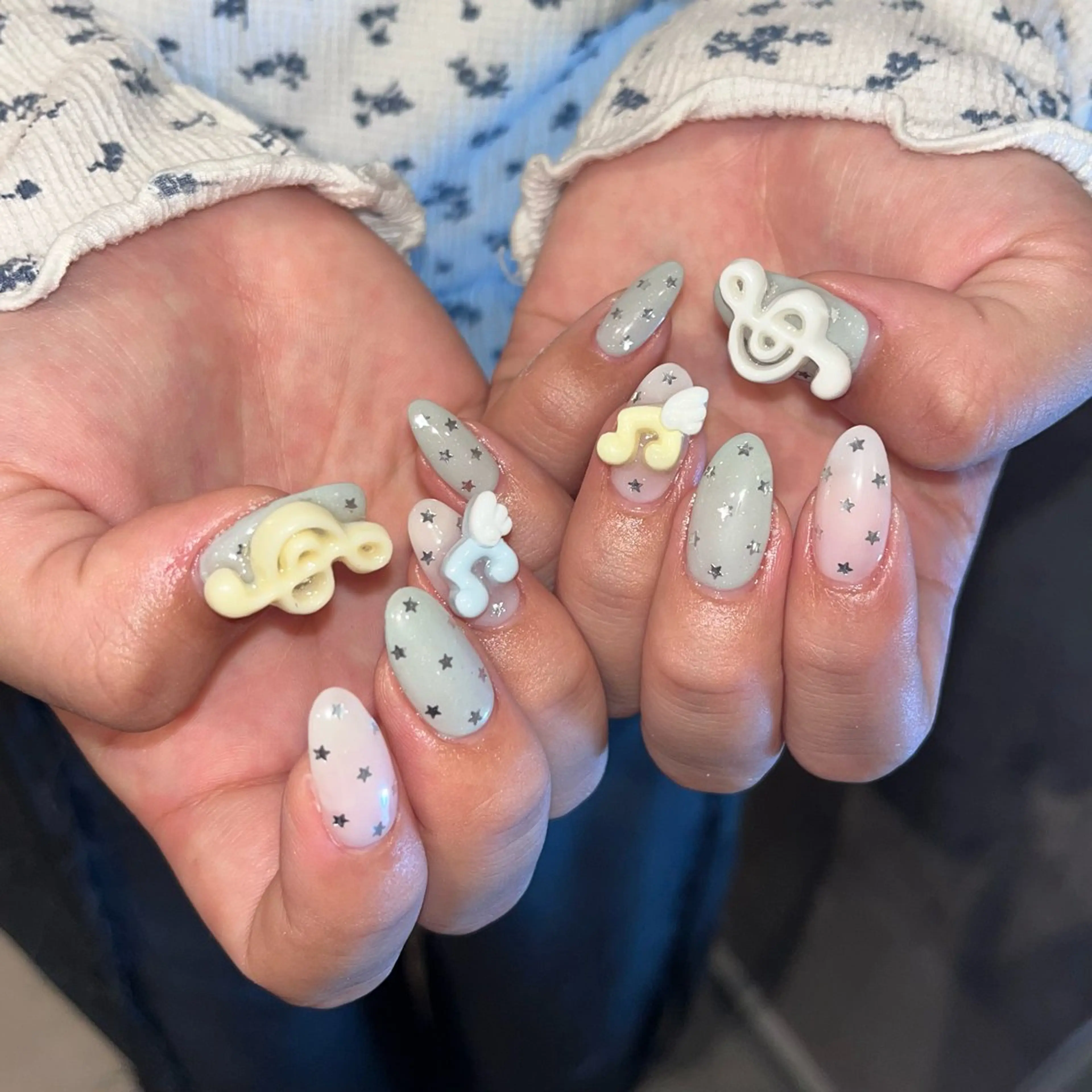 ネイル ハンドネイル ルミナ 🪽のネイルデザイン