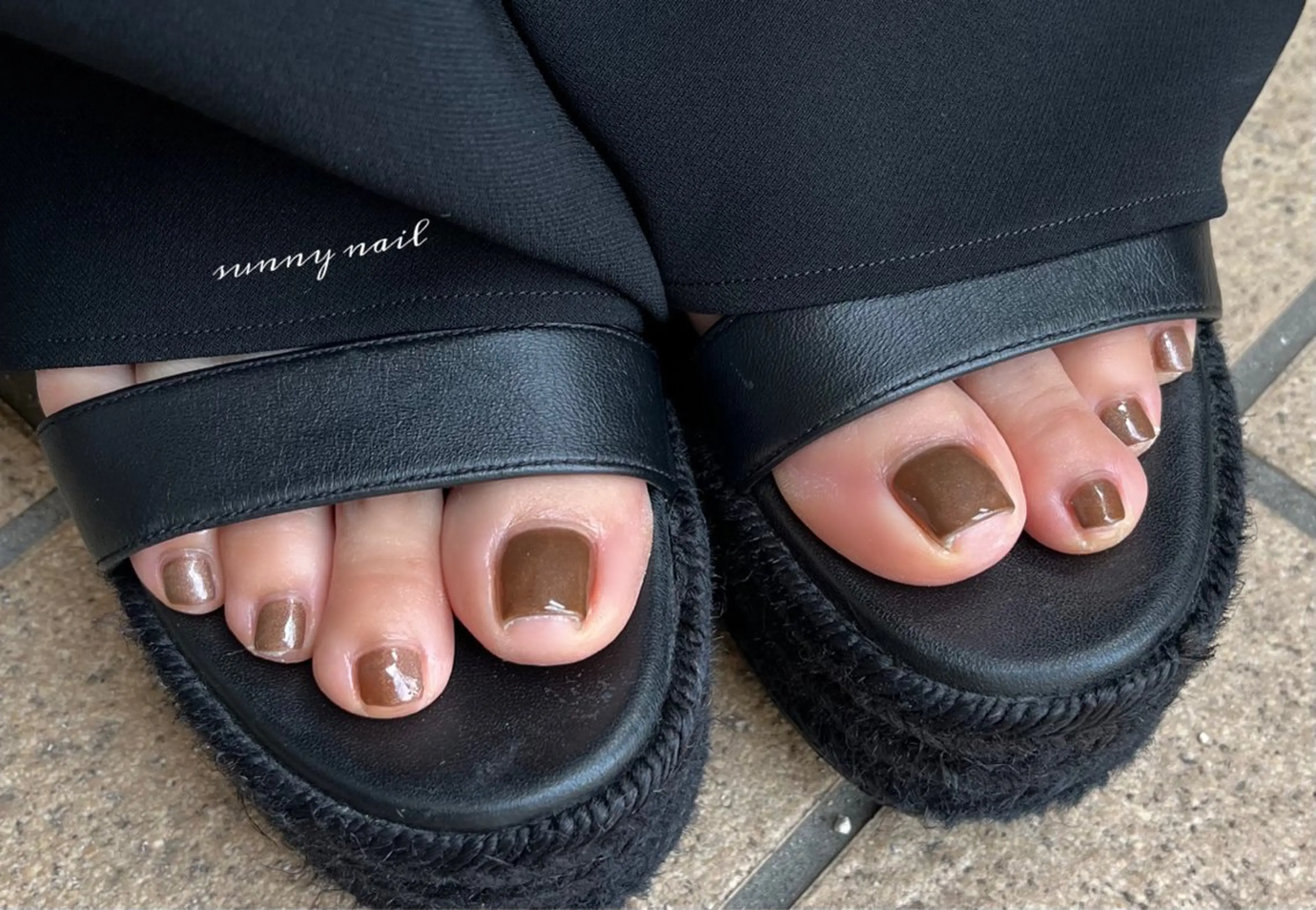 ネイル ブラウン フットネイル マグネットネイル sunny nailのネイルデザイン