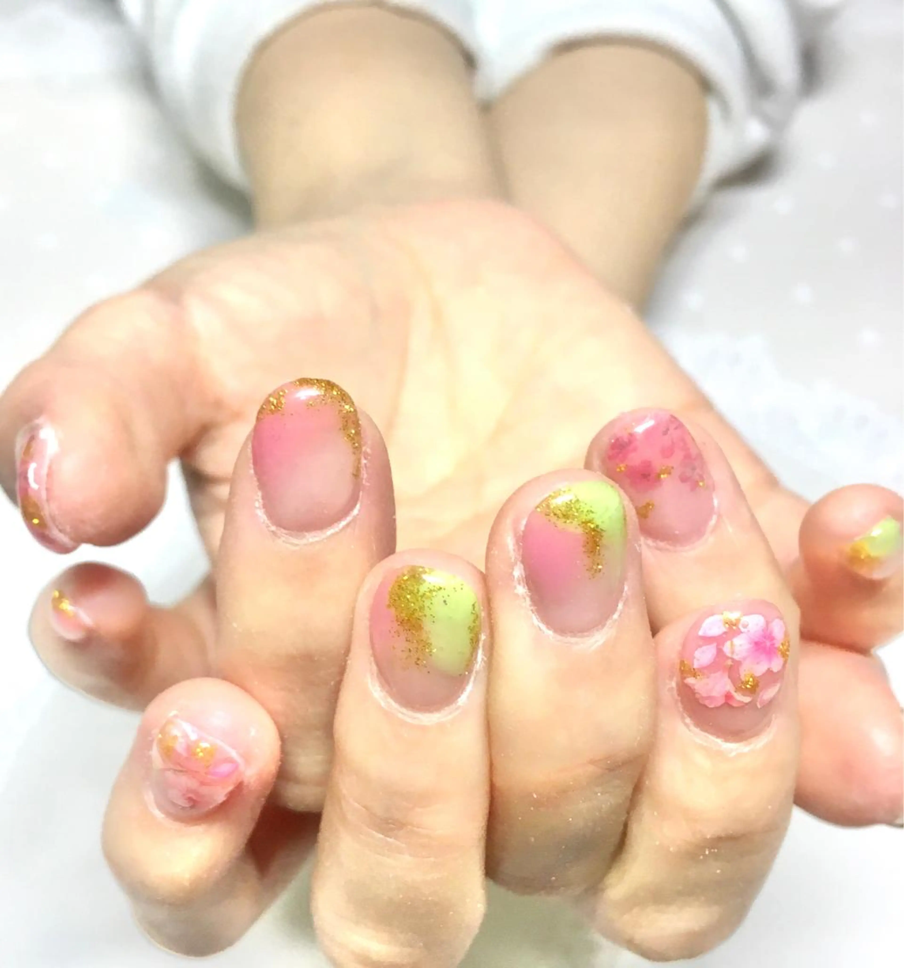 ネイル 新宿ネイルサロン ジェミディローサのネイルデザイン