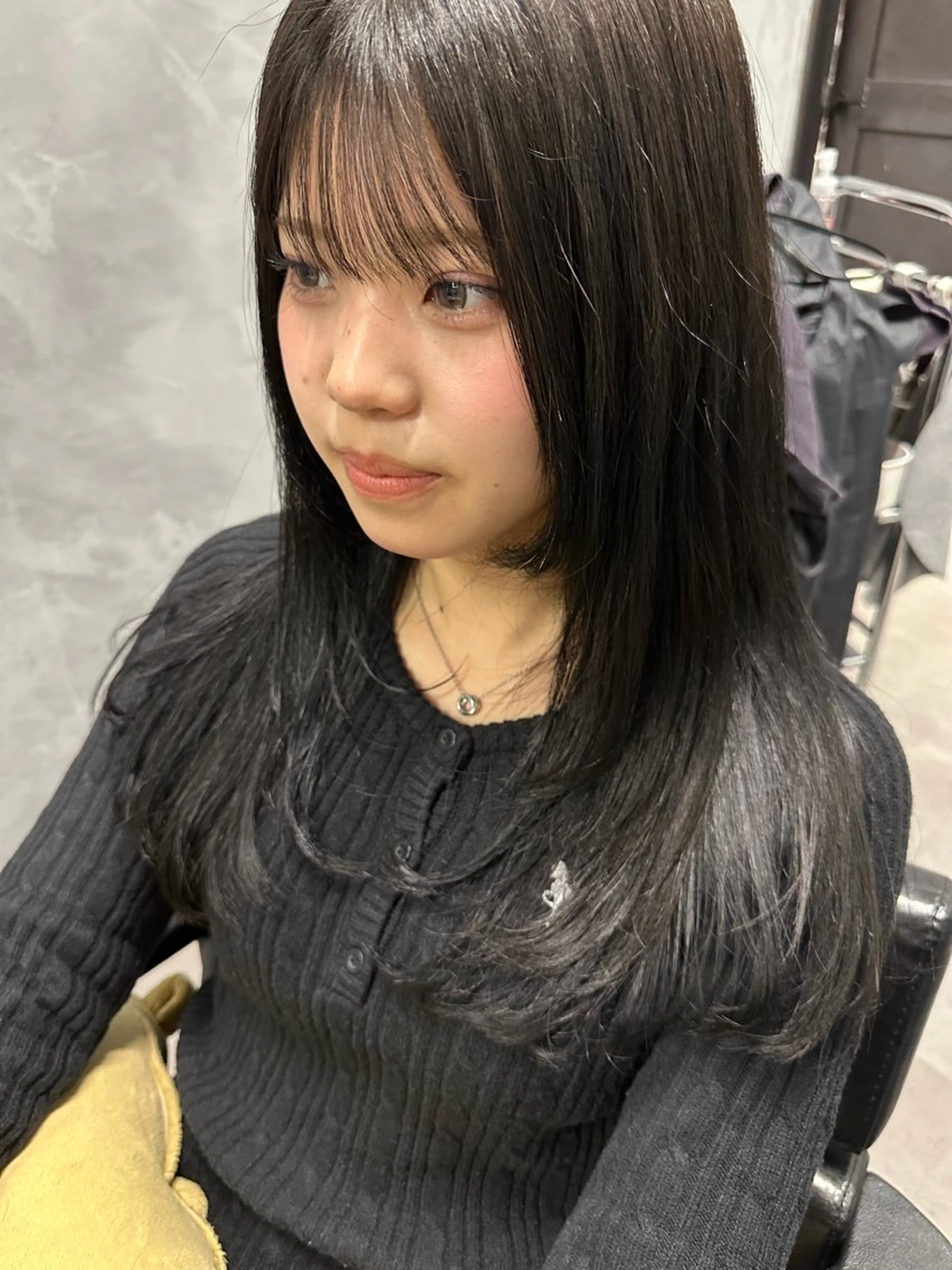 ミディアム カット newi WASHIOのヘアスタイル