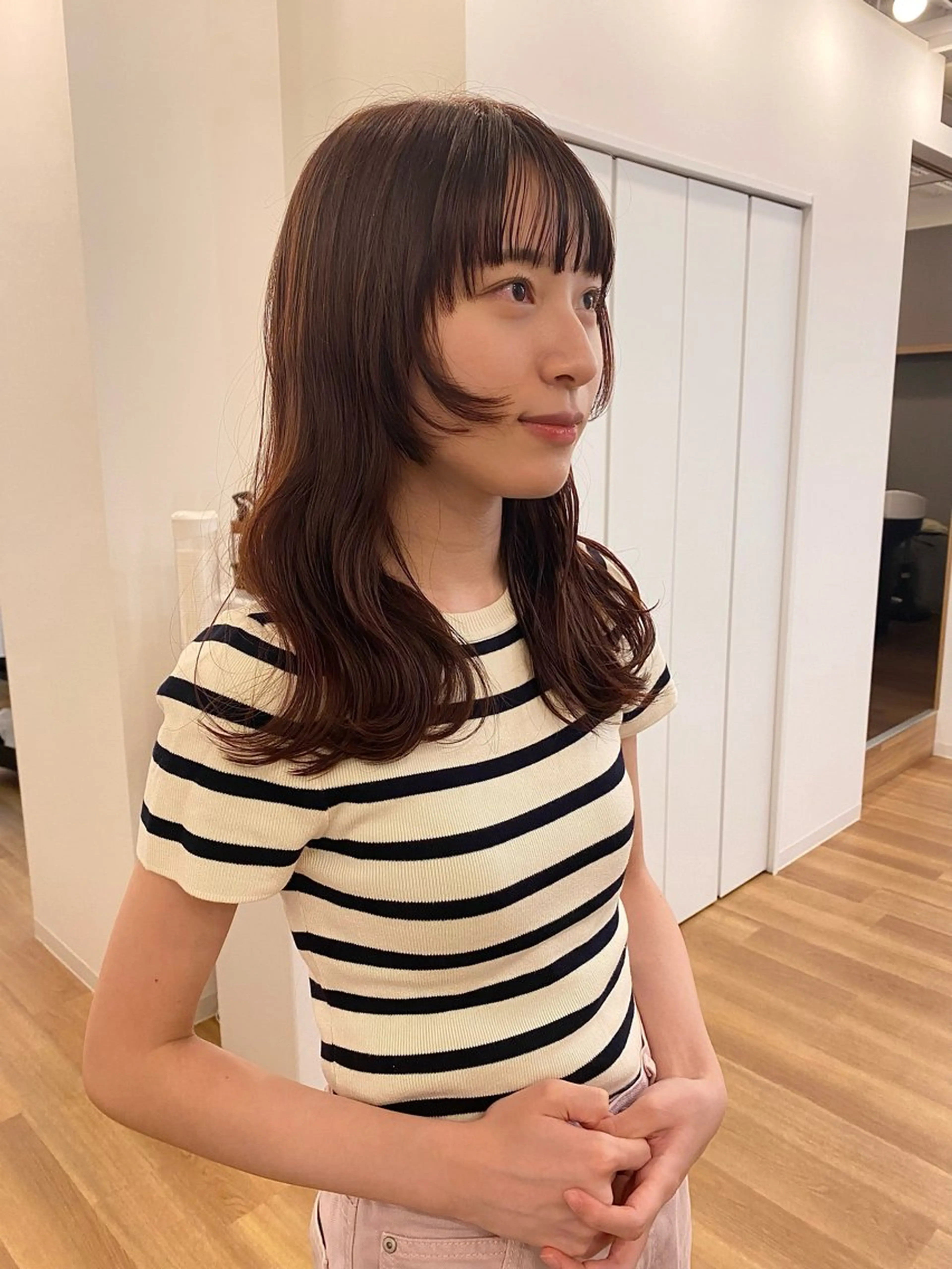 ロング カラー レッドカラー 顔まわりレイヤー レイヤーカット カット ヘアカラー トリートメント 林 瑠夏のヘアスタイル