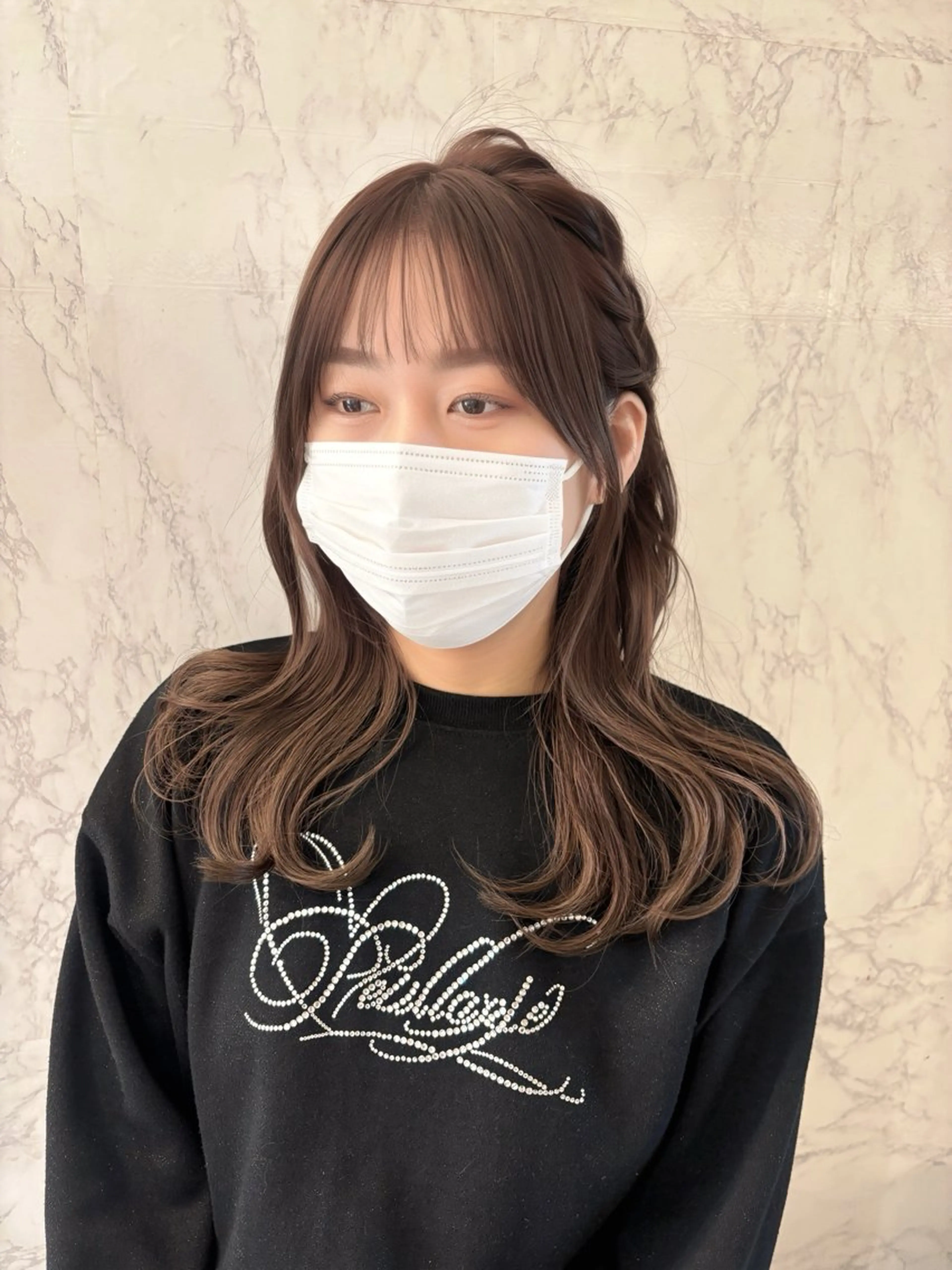 セミロング カット ヘアセット 朝尾 愛花のヘアスタイル