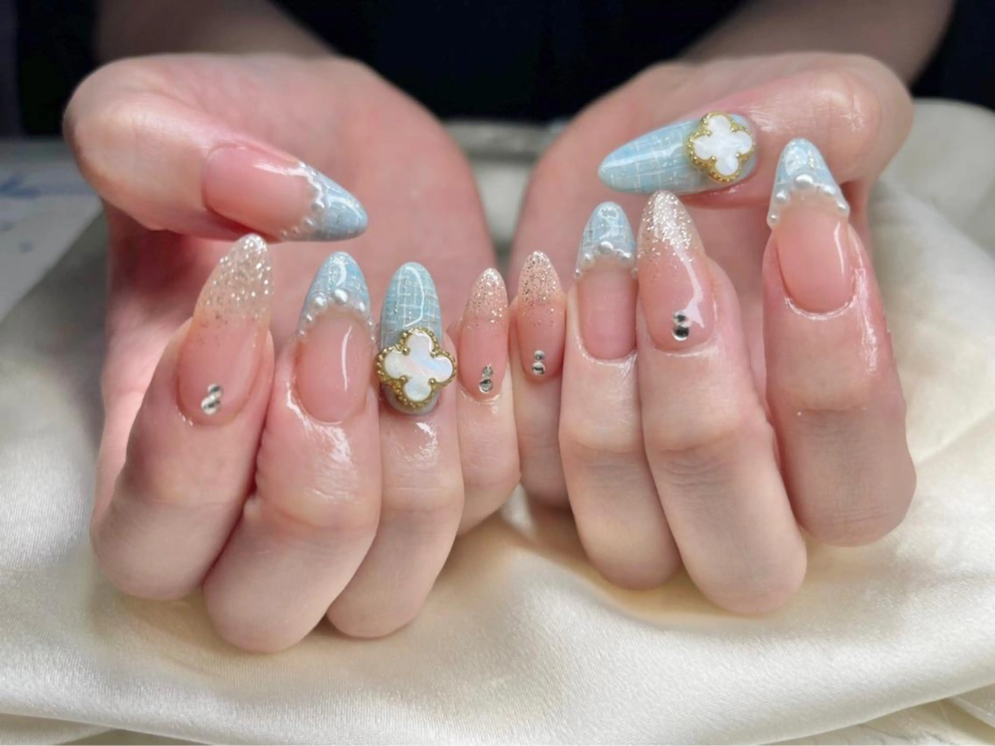 ネイル マツエク・マツパ アイブロウ 韓国風マツエク パリジェンヌラッシュリフト まつげパーマ ワンホンマツエク 長さ出し ハンドネイル Nail&eye Belire 新宿のネイルデザイン