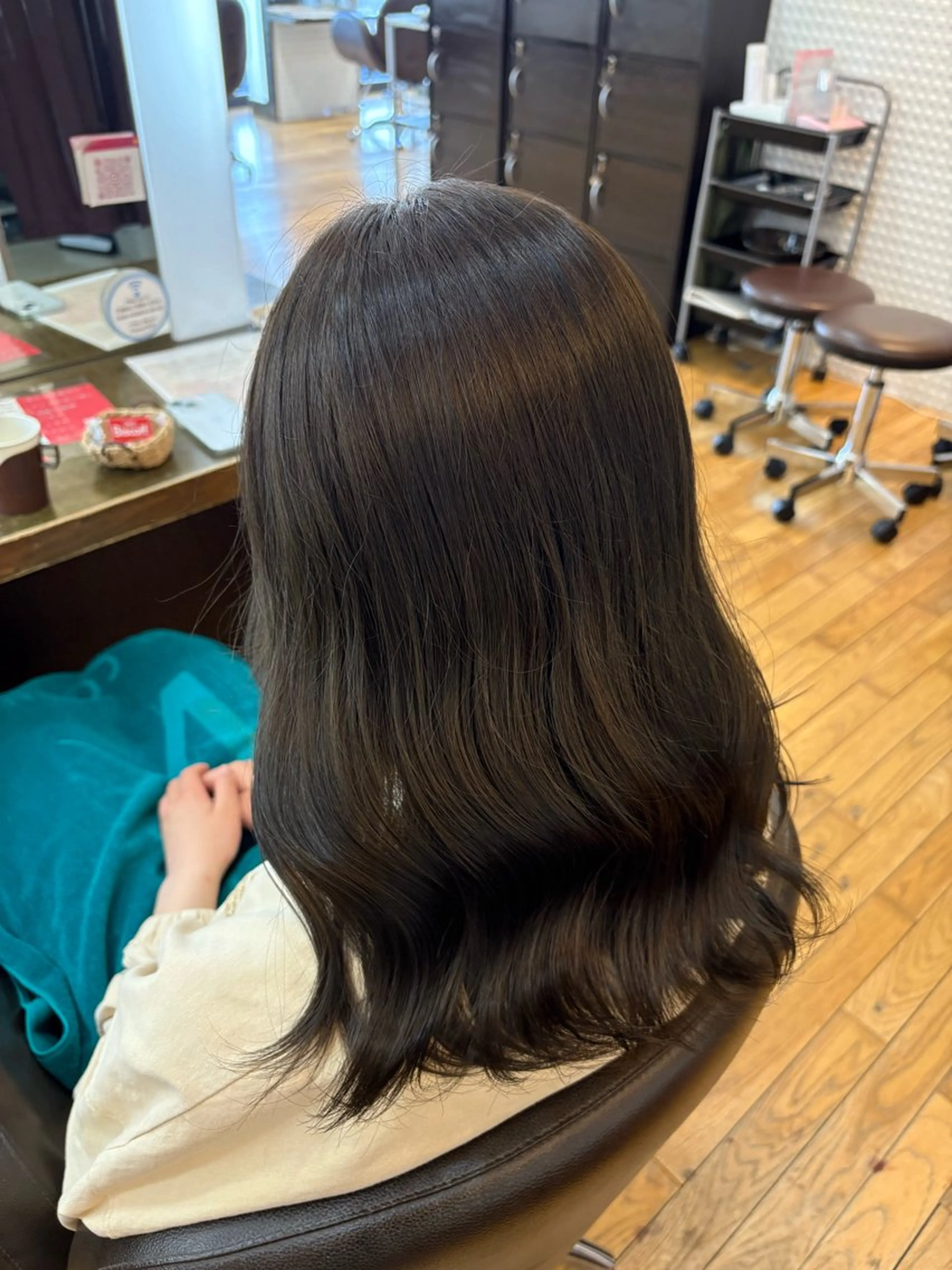 ミディアム カラー 透明感カラー オリーブカラー 透明感艶カラー/ 岡田澪香のヘアスタイル