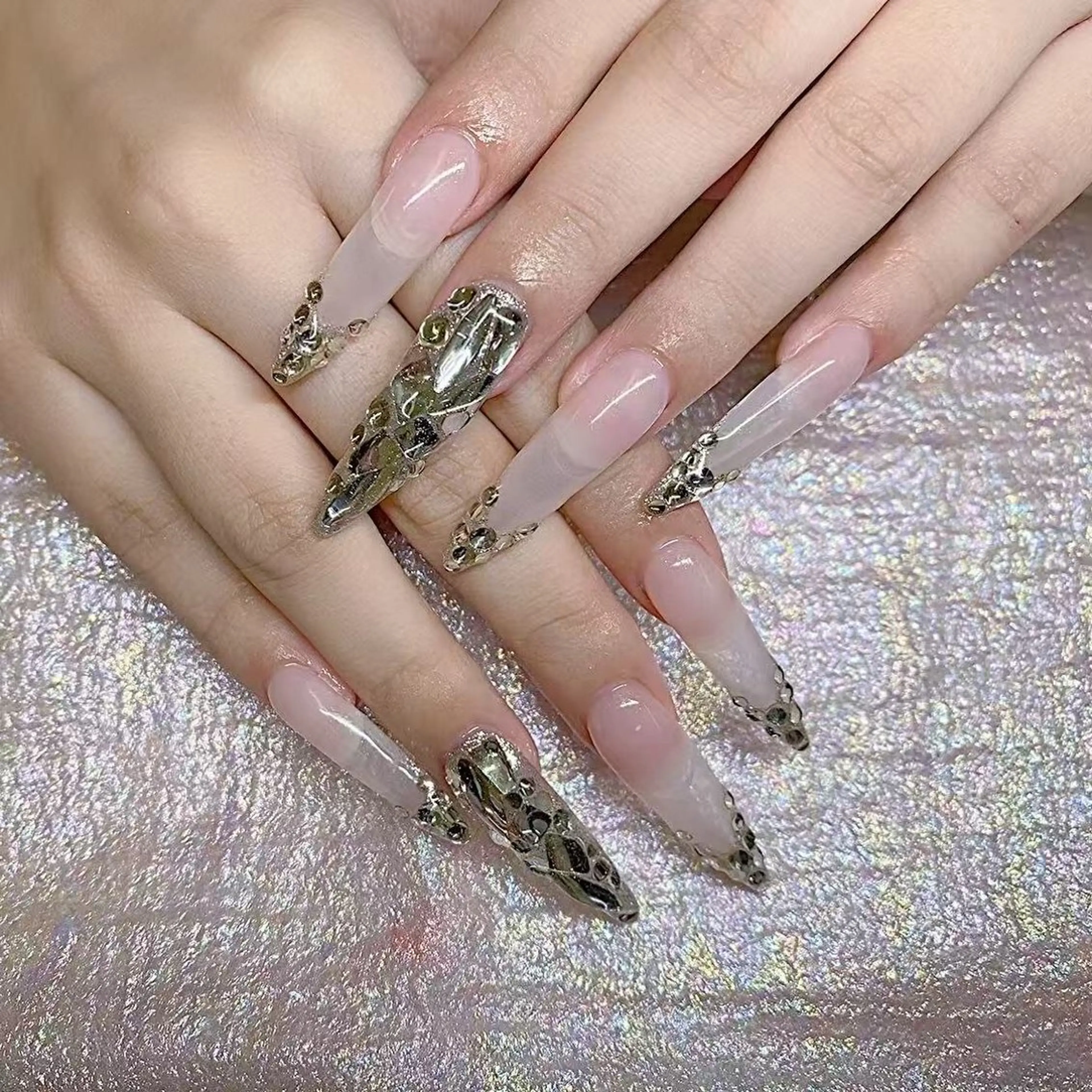 ネイル ハンドネイル Queens テイのネイルデザイン