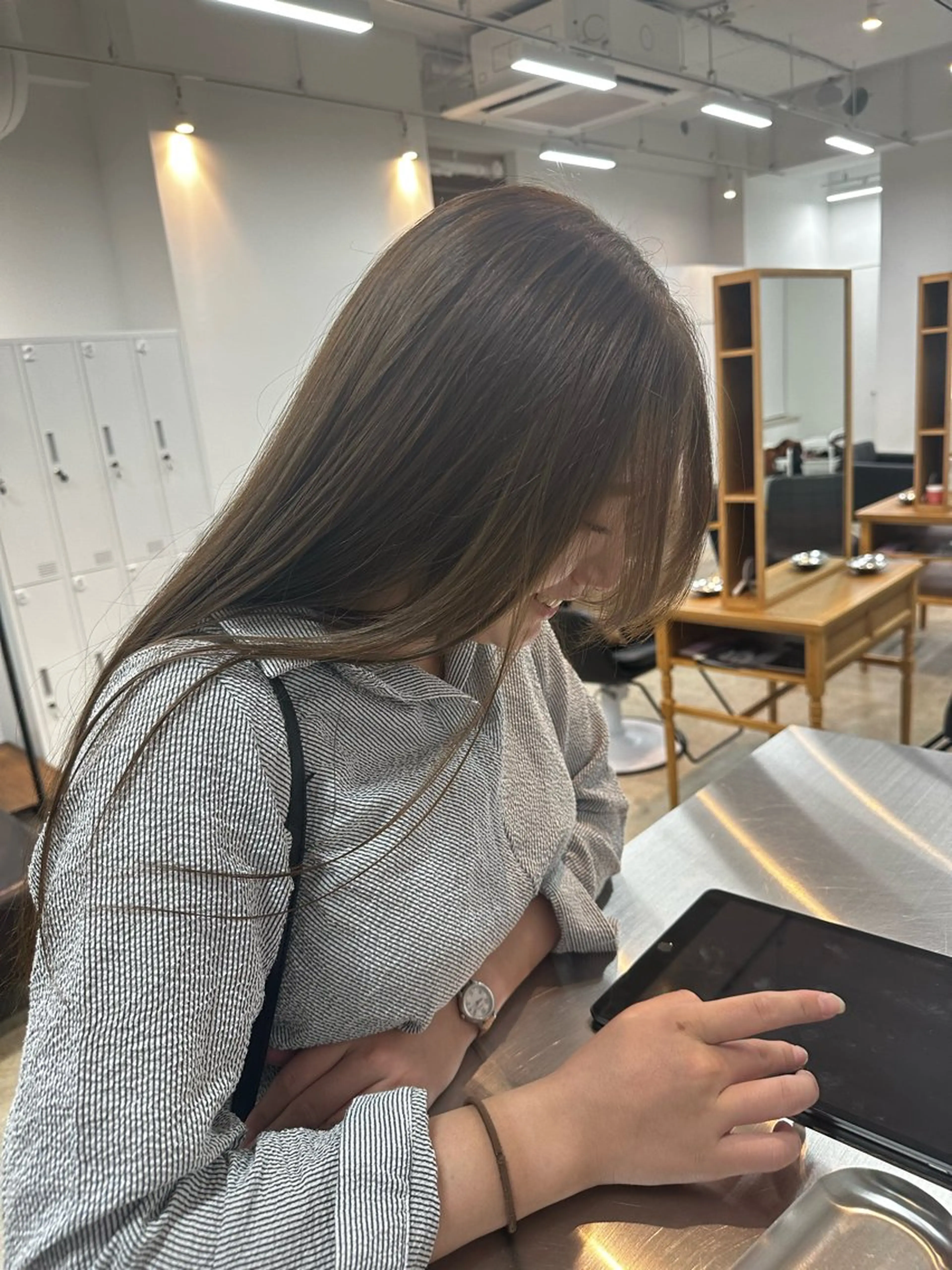 ロング ヘアカラー 伊藤 郁弥のヘアスタイル