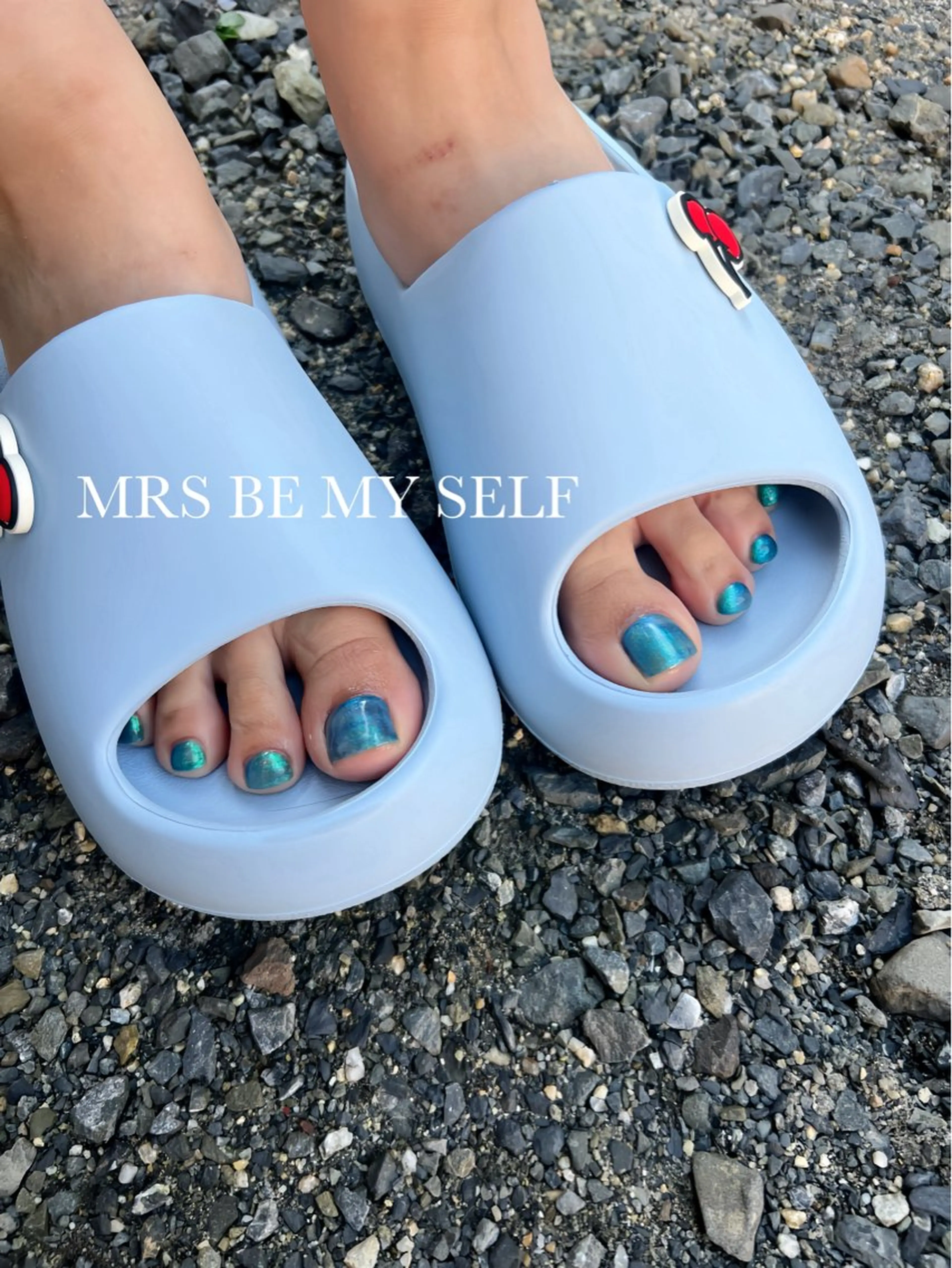 ネイル ブルー フットネイル ラメ(グリッター) MRS/ miyu🎀のネイルデザイン