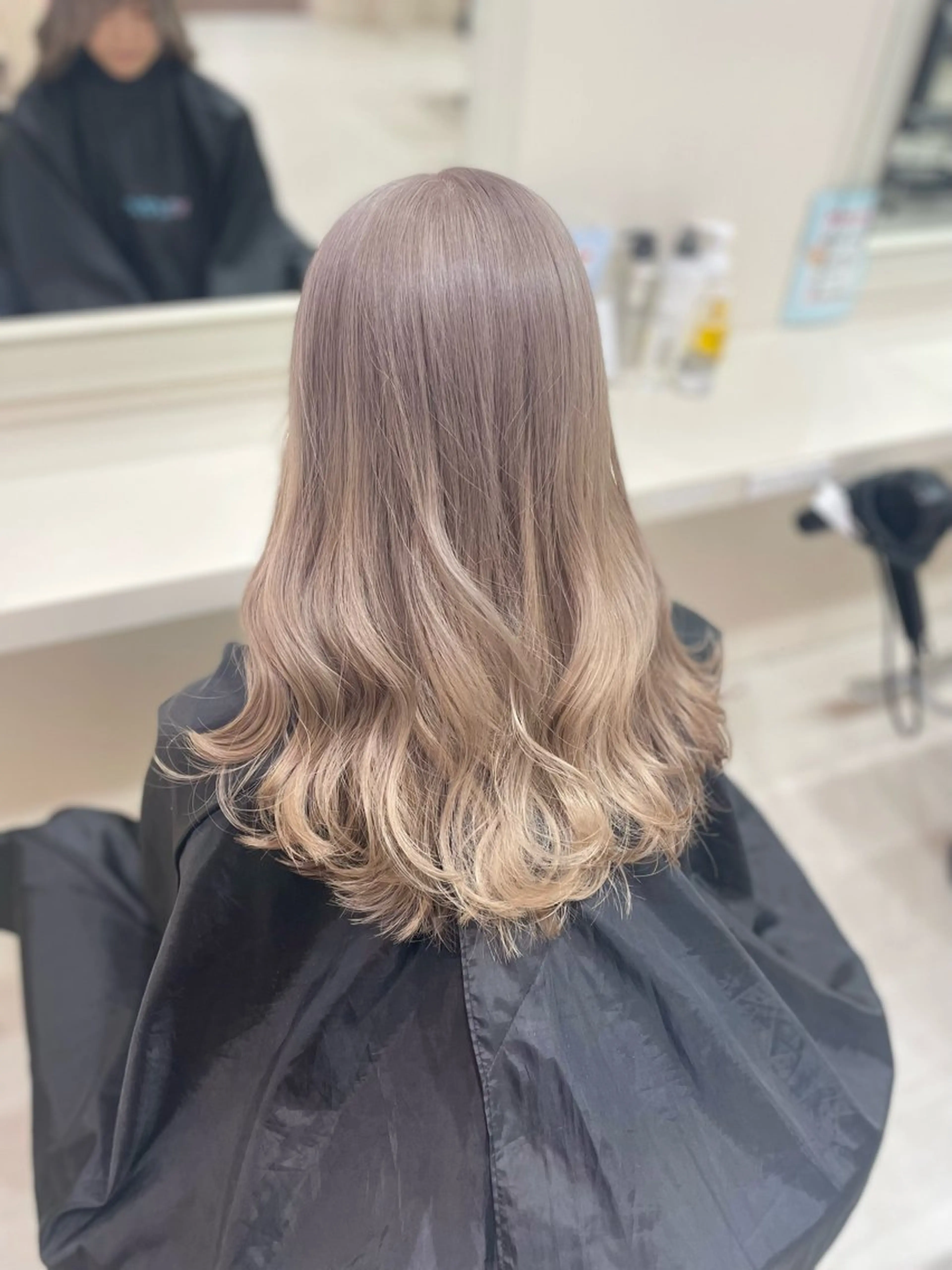 セミロング 🎀淡めモテカラー WAKANA🎀のヘアスタイル