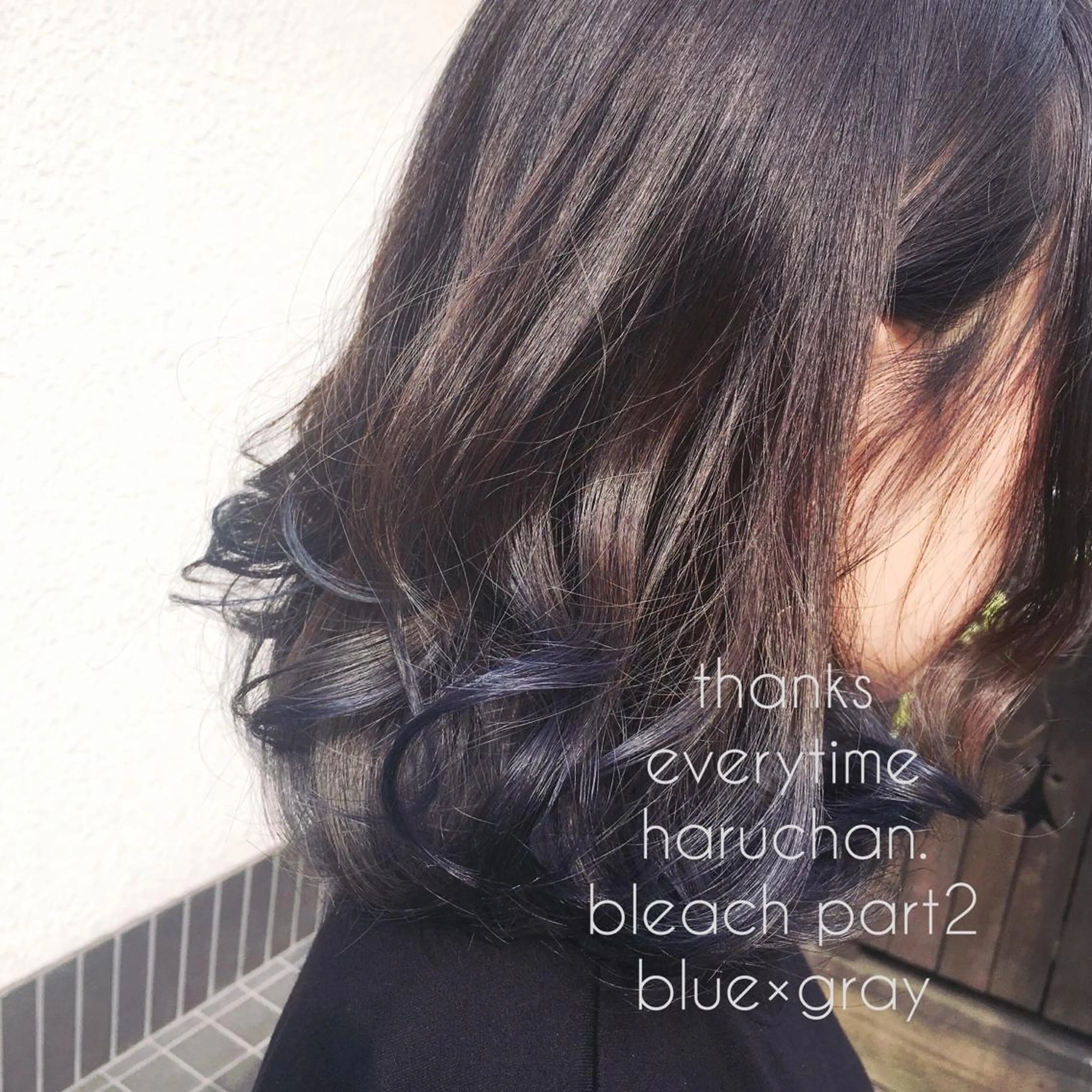 ミディアム カラー パーマ ヘアアレンジ ブリーチ ブルーカラー グラデーションカラー 表参道Lise おおいしおりのヘアスタイル